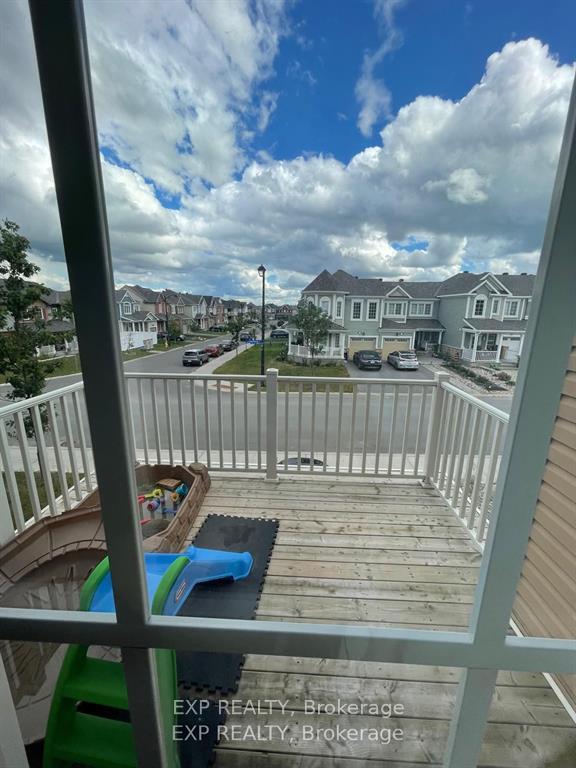 916 Fameflower Street, Ottawa 3