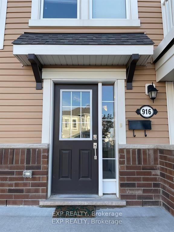 916 Fameflower Street, Ottawa 2