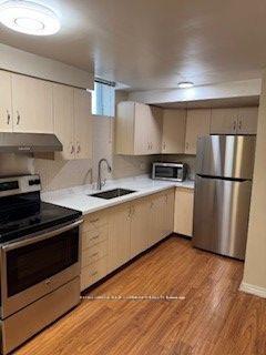 Lower - 9 Coldstream Crescent, Richmond Hill 4