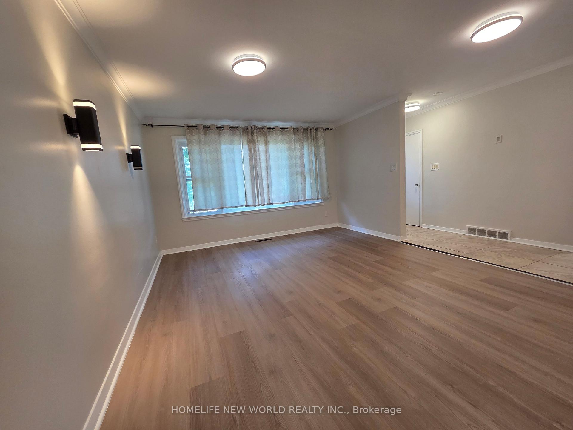 544 Mary Street E, Whitby 3
