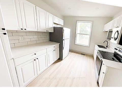 Apt 2 - 859 Dundas Street, London East 4