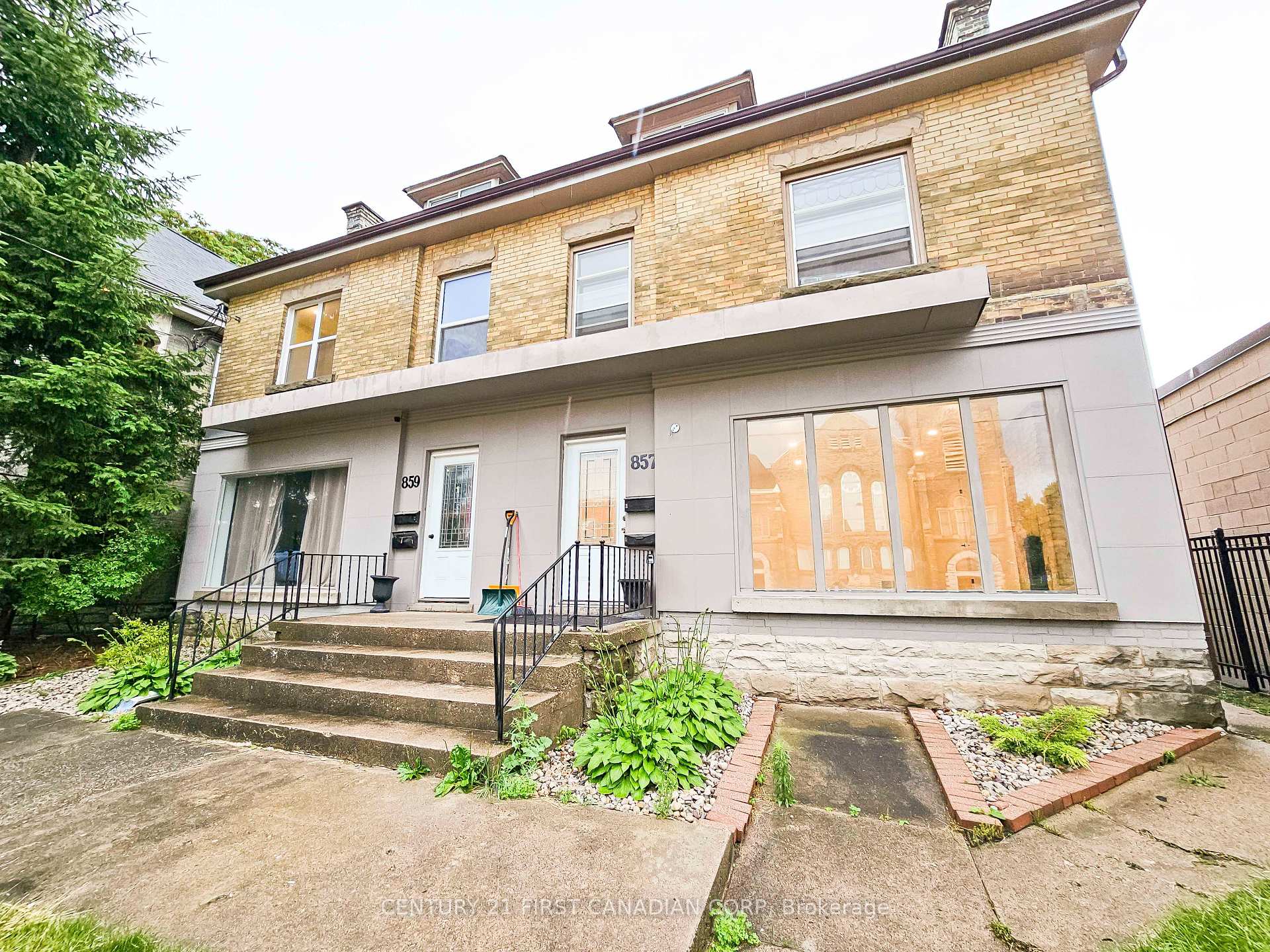 Apt 2 - 859 Dundas Street, London East 2
