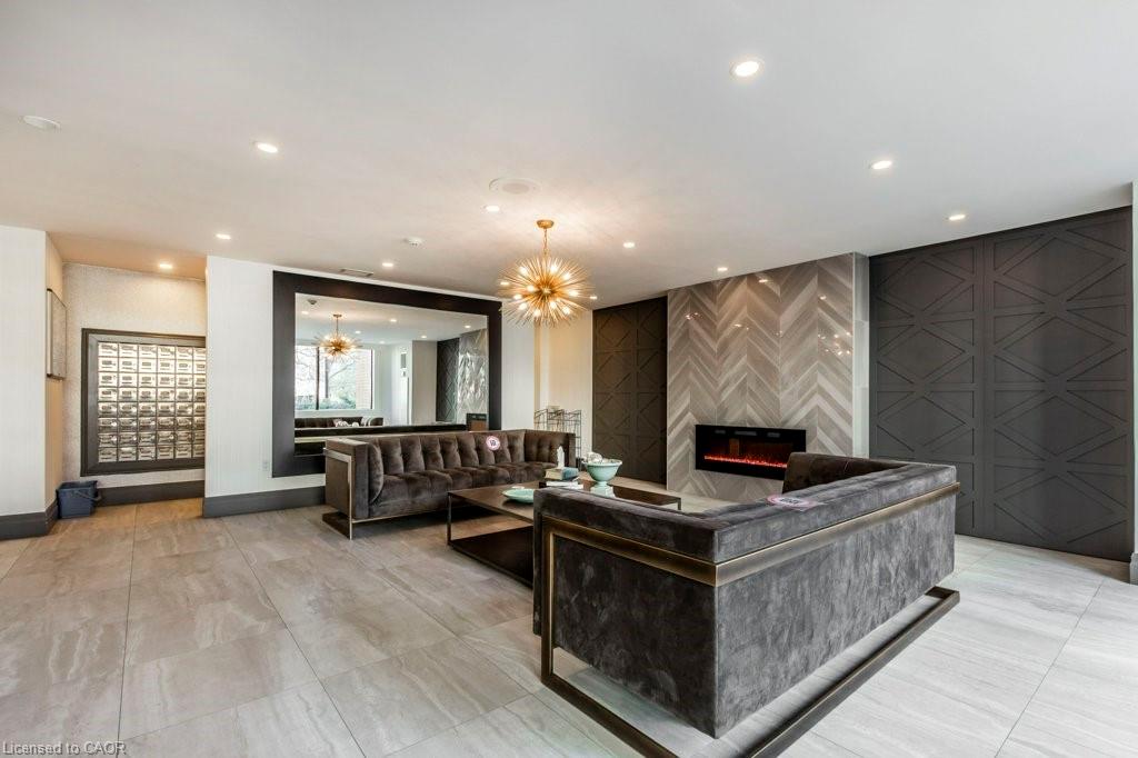 502 - 1270 Maple Crossing Boulevard, Burlington 4