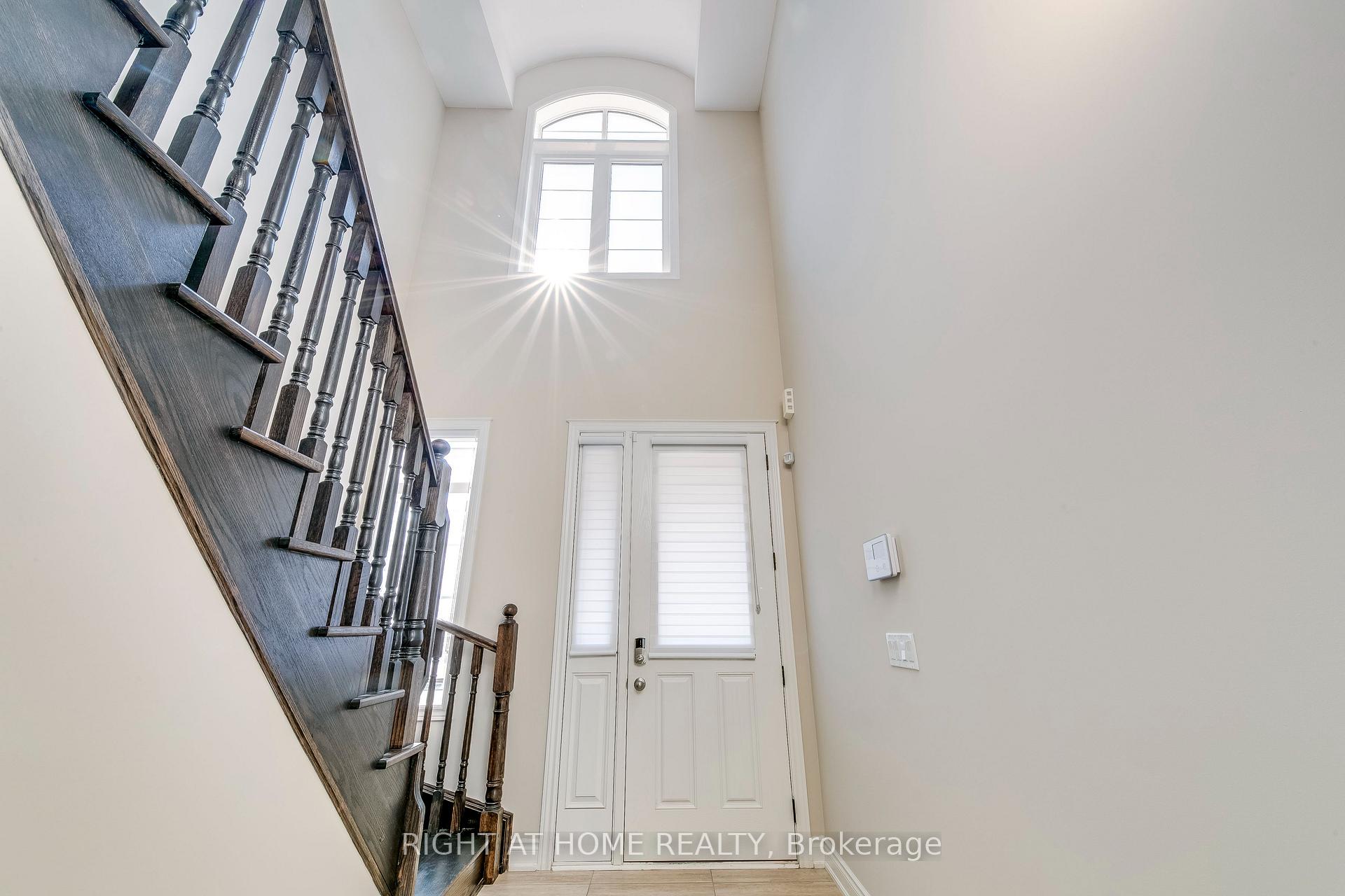 537 Terrace Way, Oakville 3