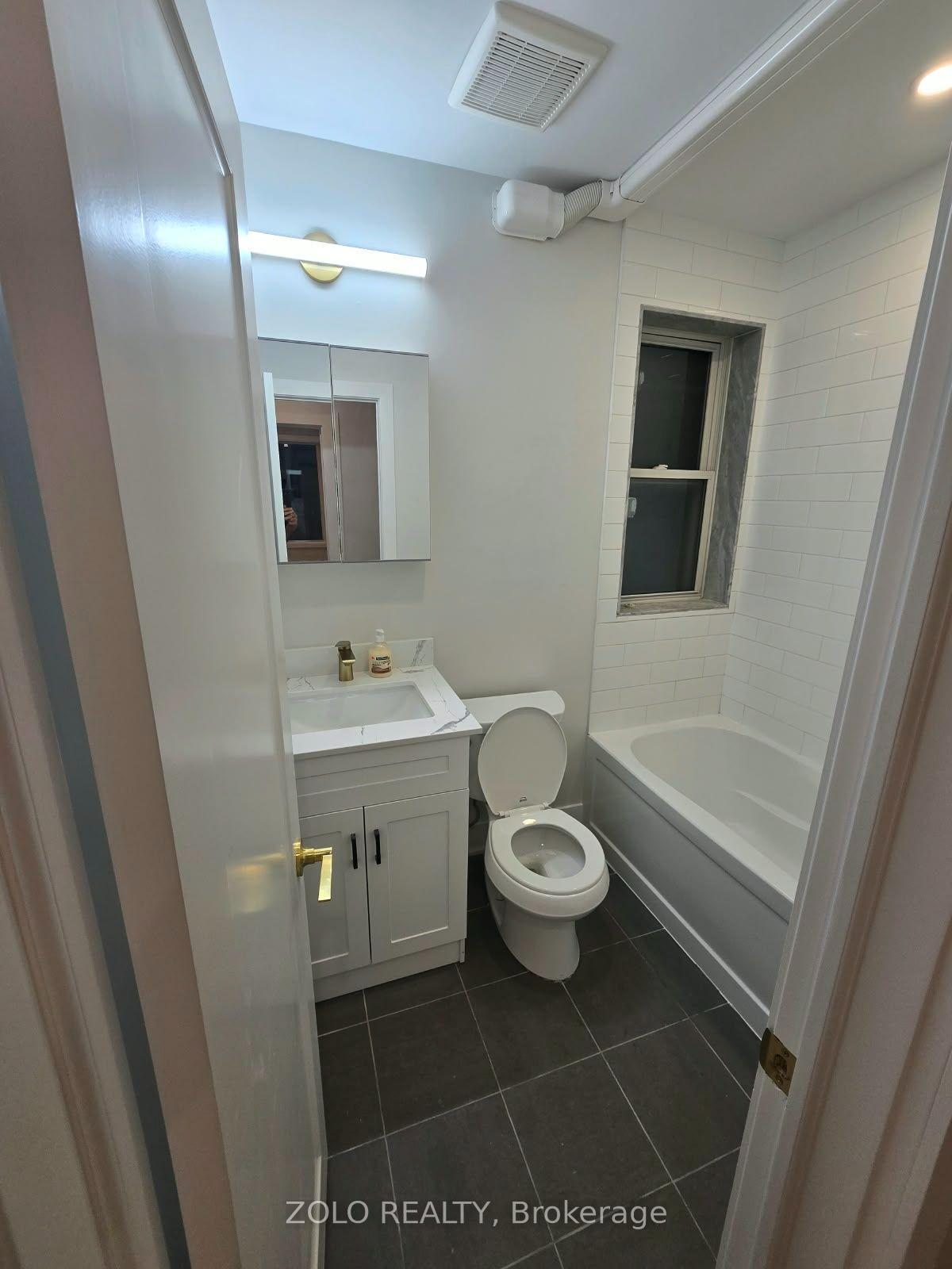 #2 - 3525 Bathurst Street N, Toronto 4