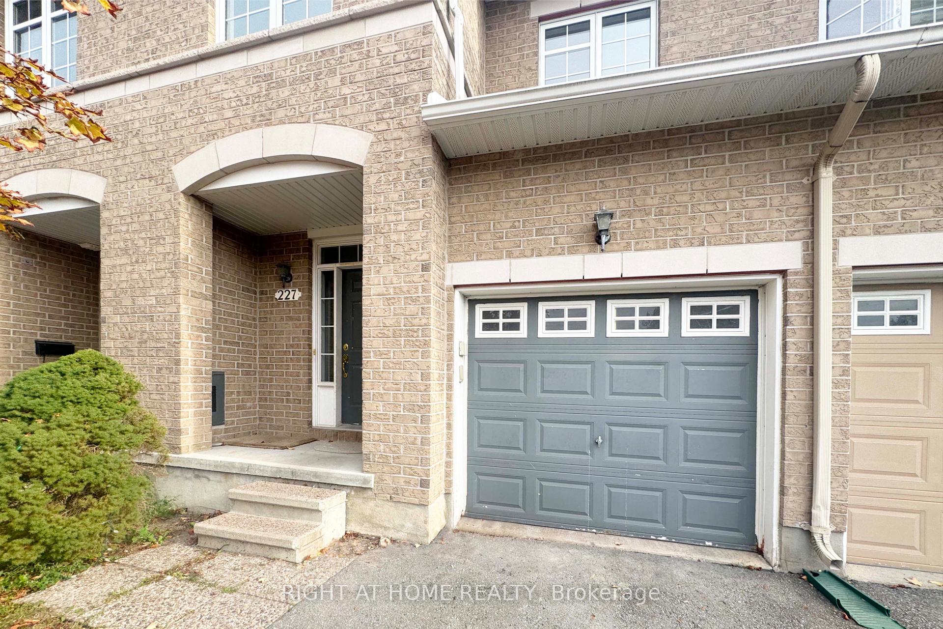 227 PORTRUSH Avenue, Ottawa 4