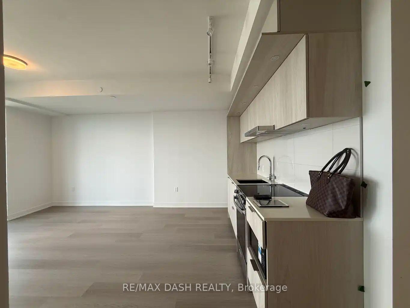 5604 - 448 Burnhamthorpe Road W, Mississauga 5