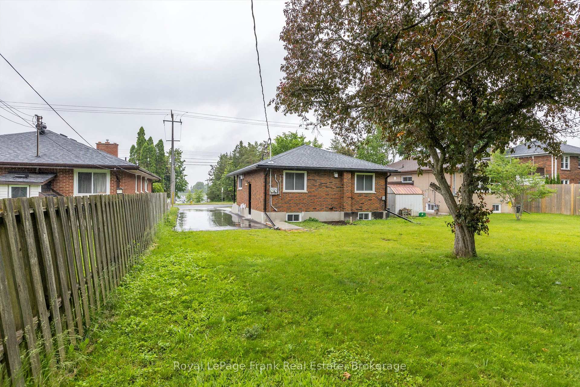 Main - 890 Weller Street, Peterborough 4