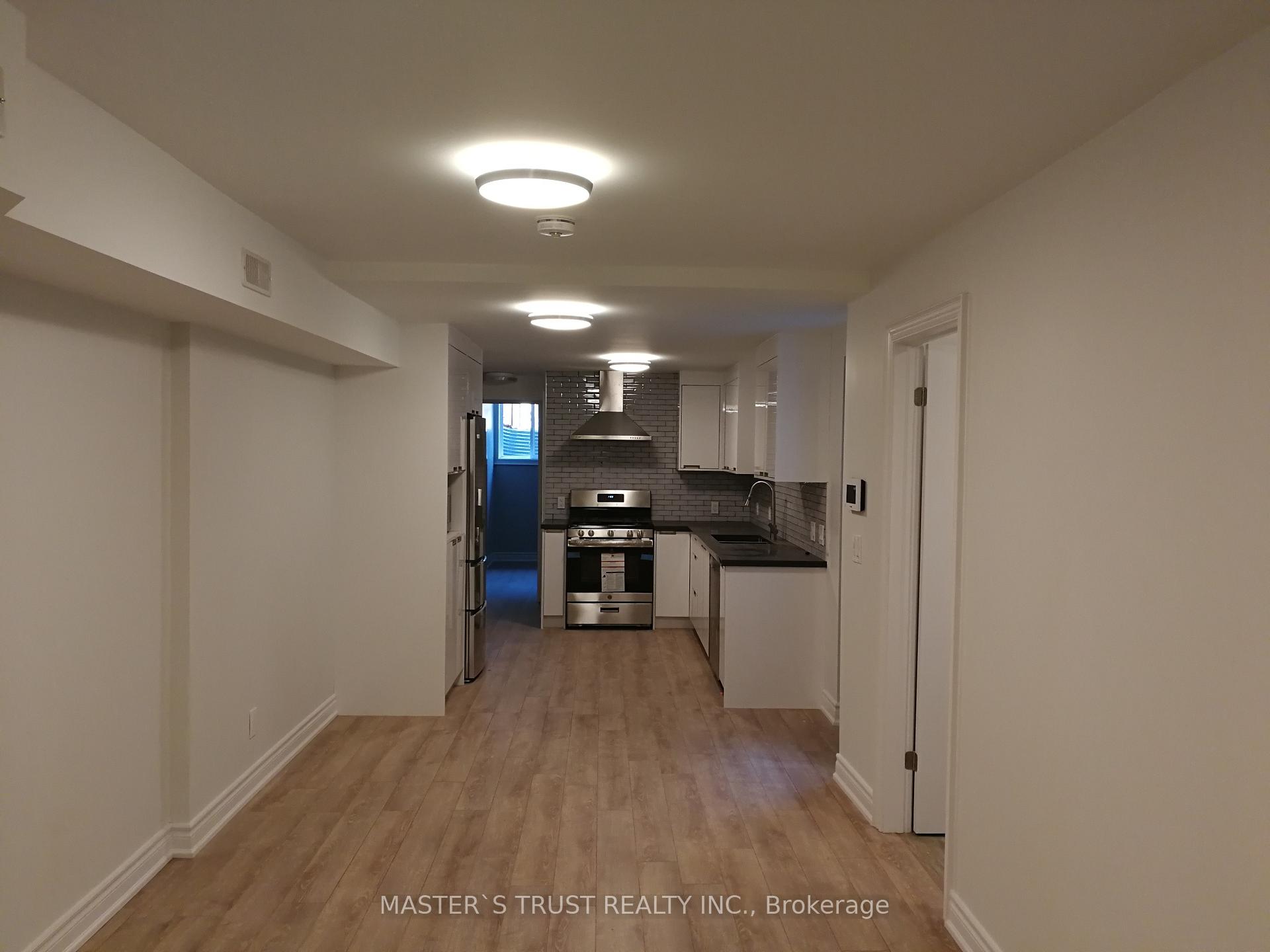 Lowunit - 246 Lippincott Street, Toronto 3