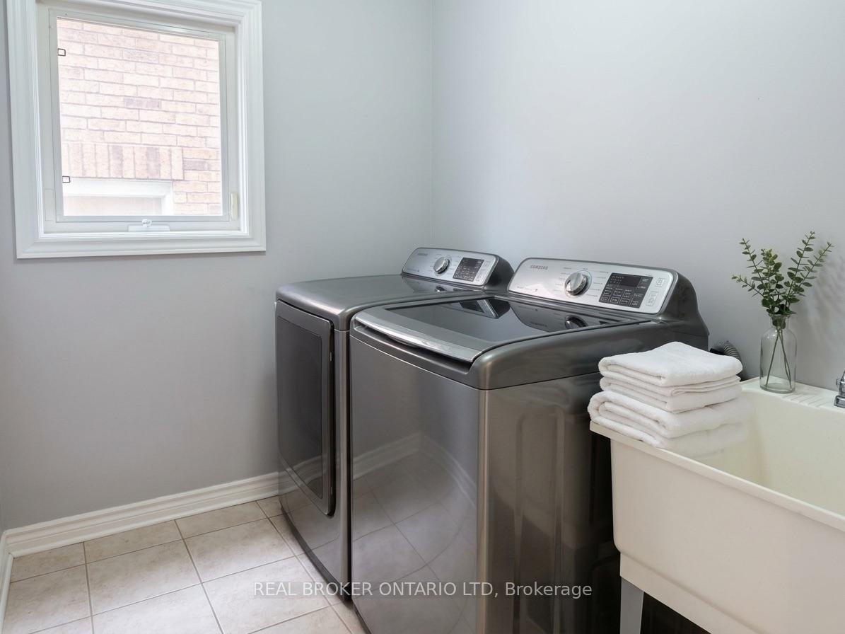 (MAIN) - 88 Sir Jacobs Crescent, Brampton 3
