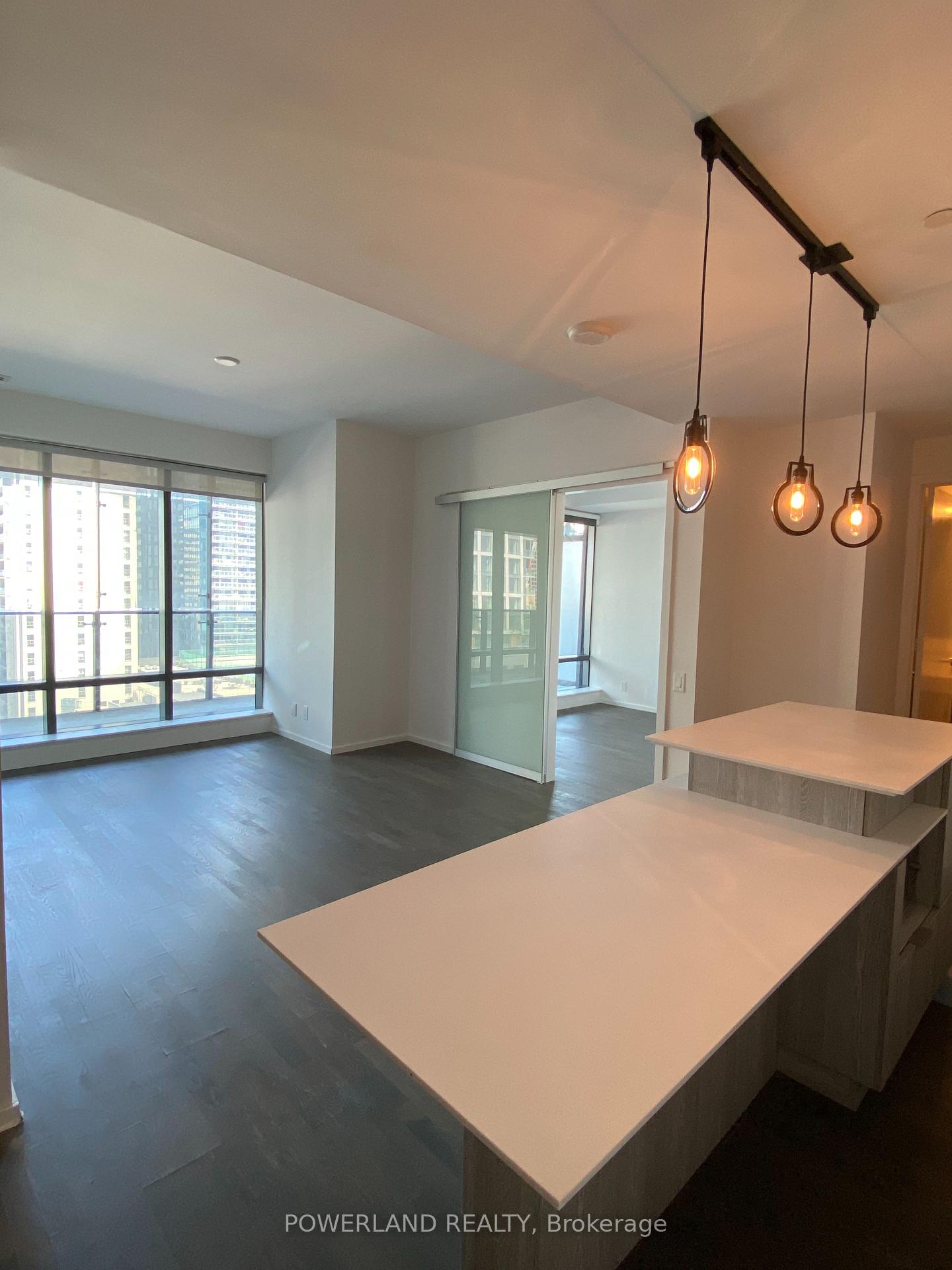 811 - 5 St Joseph Street, Toronto 3