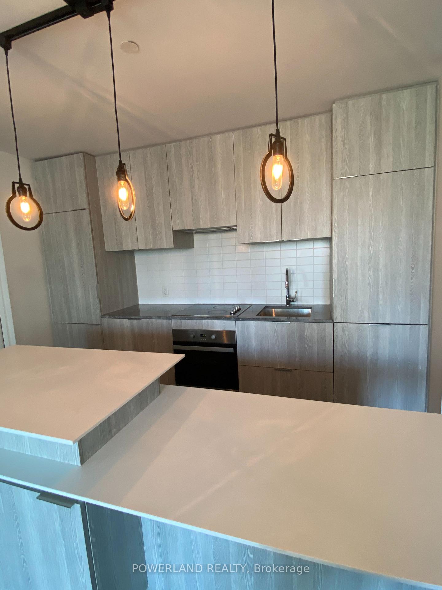 811 - 5 St Joseph Street, Toronto 4