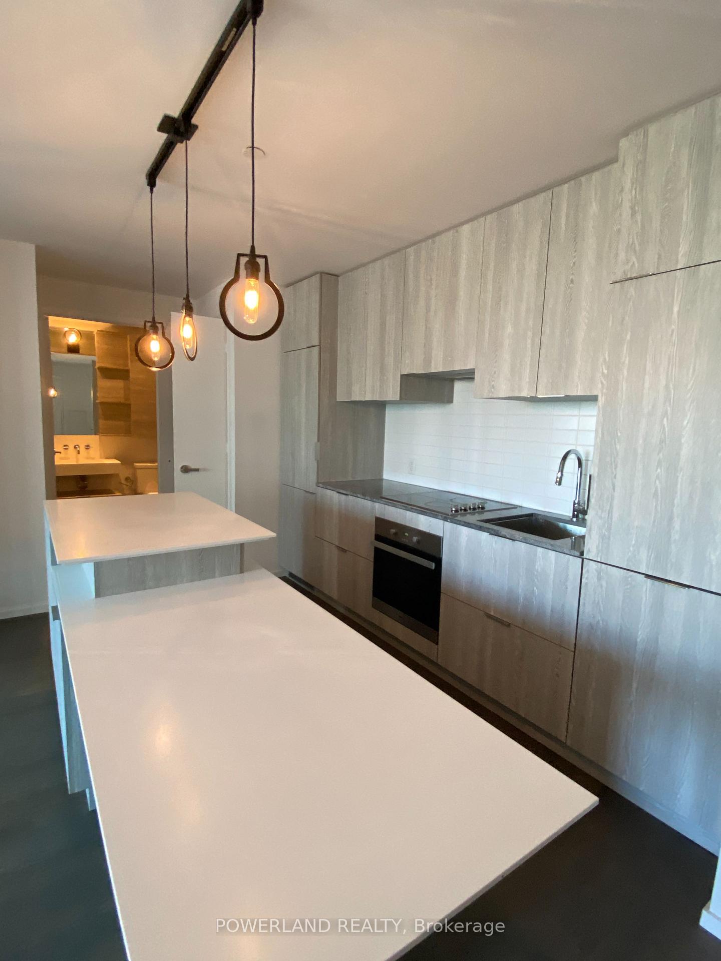 811 - 5 St Joseph Street, Toronto