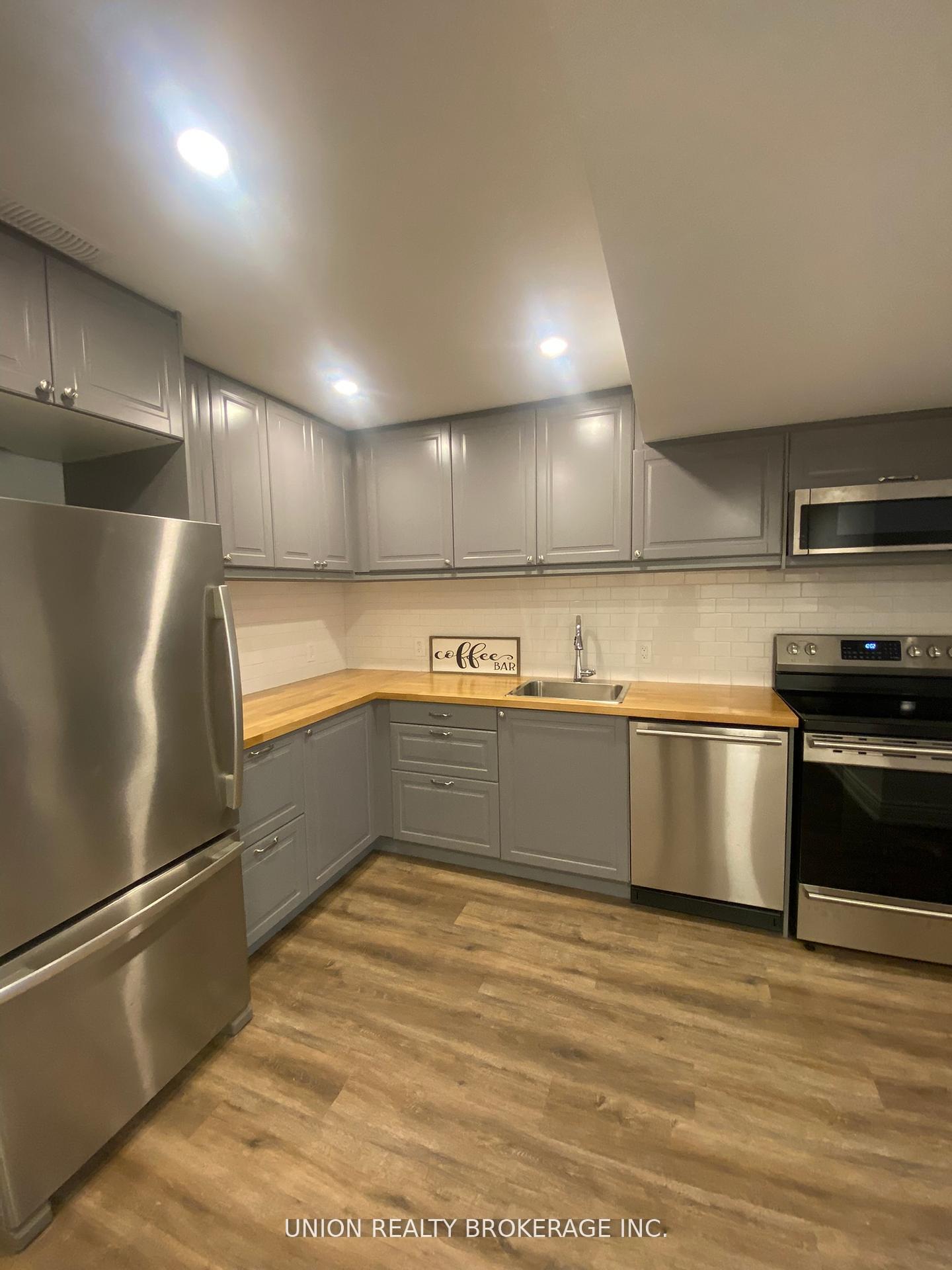 LOWER - 42 North Drive, Toronto 4