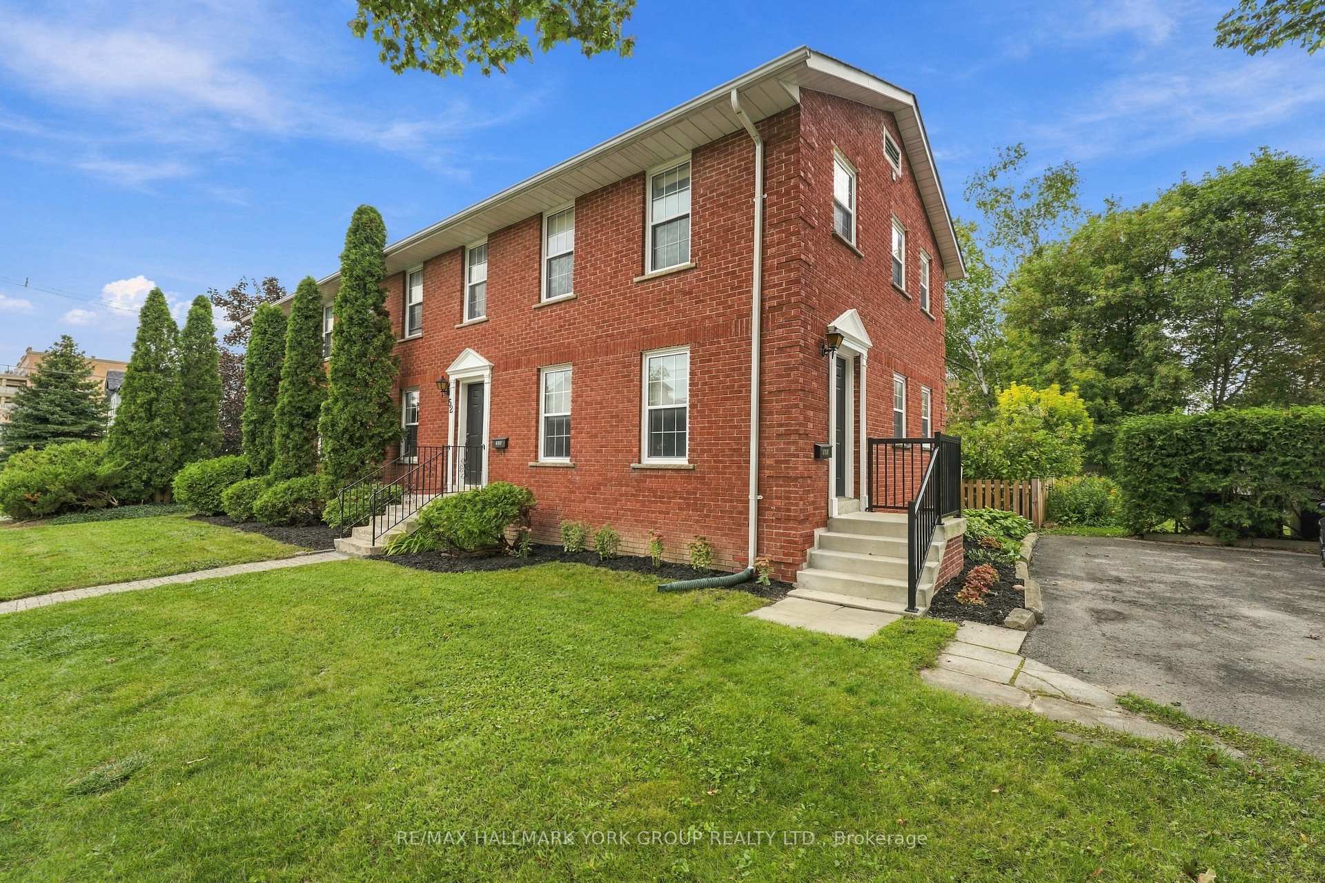 52 Centre Street Aurora Ontario Canada Sale residential Reza Bahmani RE/MAX Hallmark York Group Realty Ltd., Brokerage