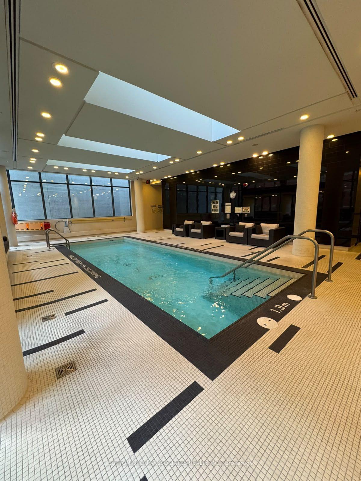 2411 - 770 Bay Street Toronto Ontario Canada Sale residential Donald Bilodeau Sutton Group Associates Realty Inc., Brokerage *
