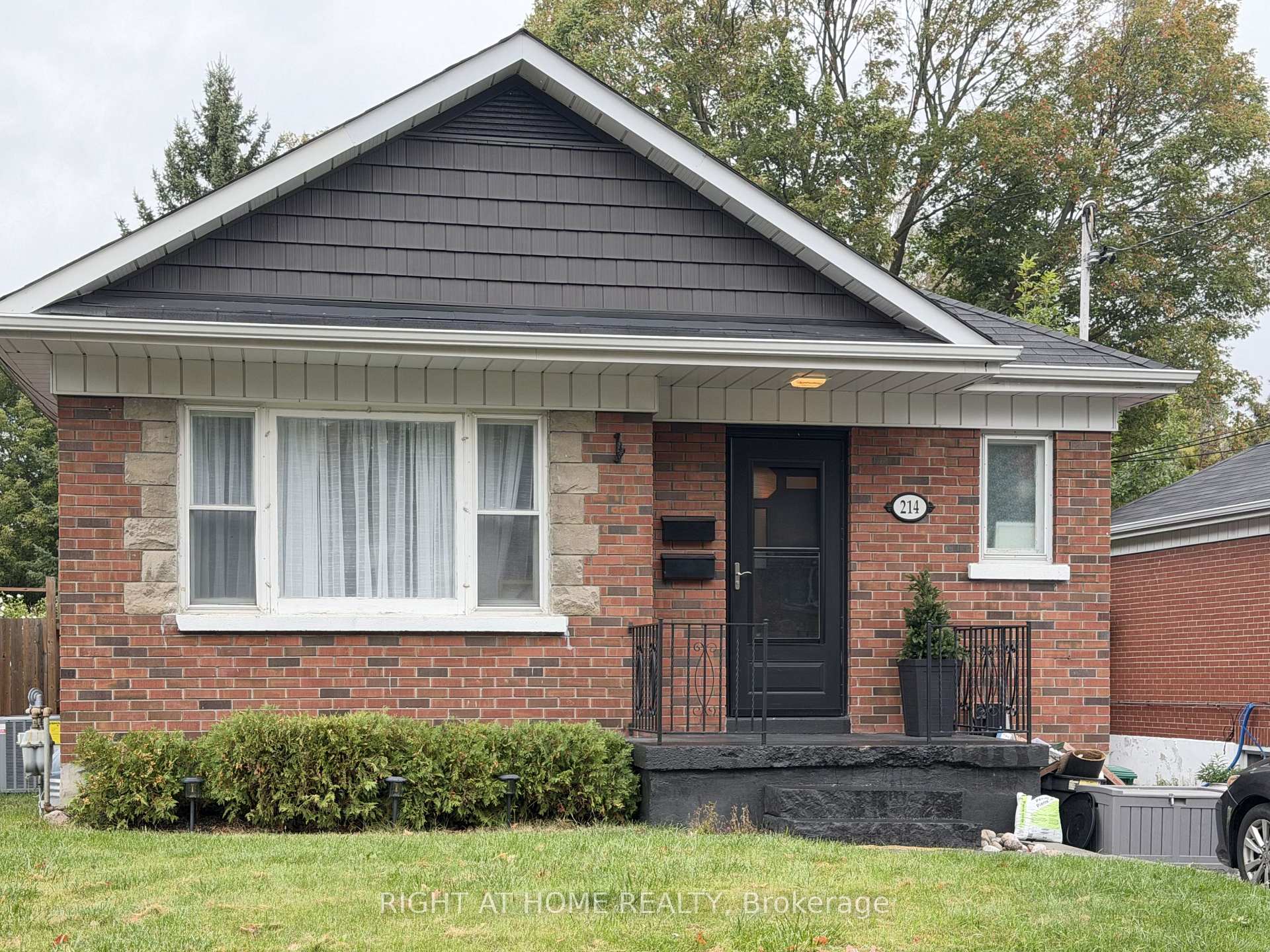 Lower - 214 Greenwood Avenue, Oshawa 2