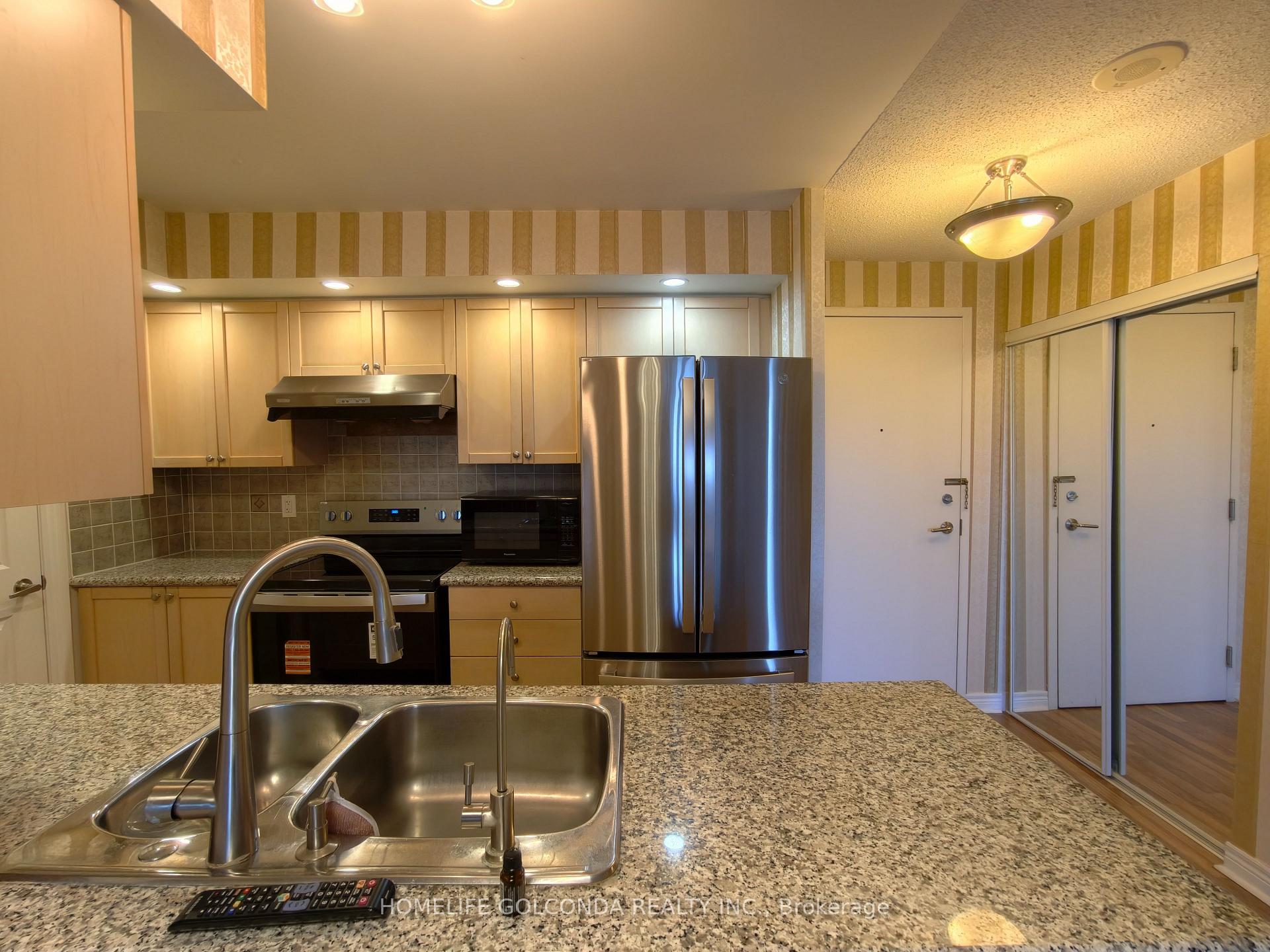 720 - 33 Cox Boulevard, Markham 2