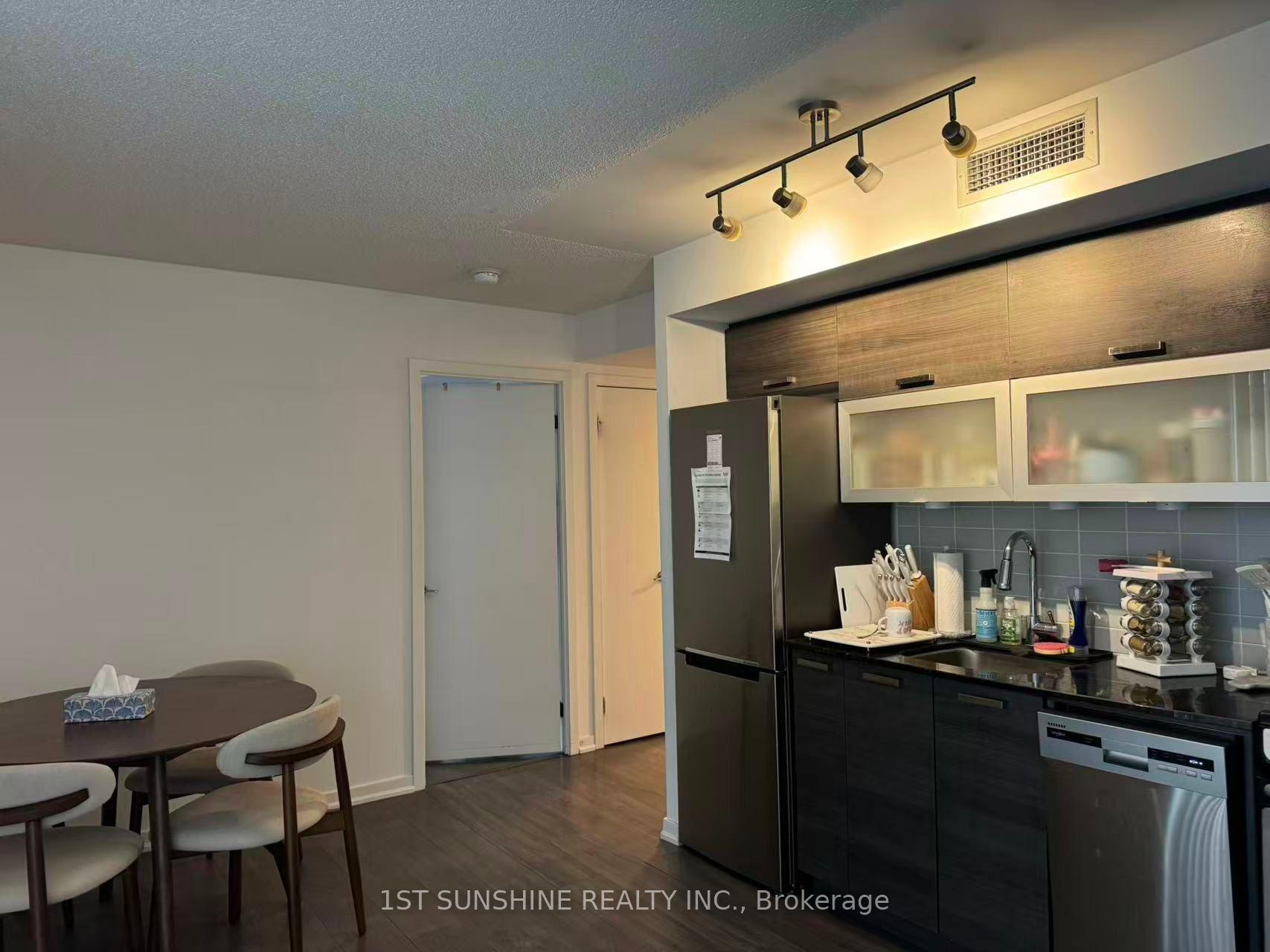 350 - 68 Abell Street, Toronto 5