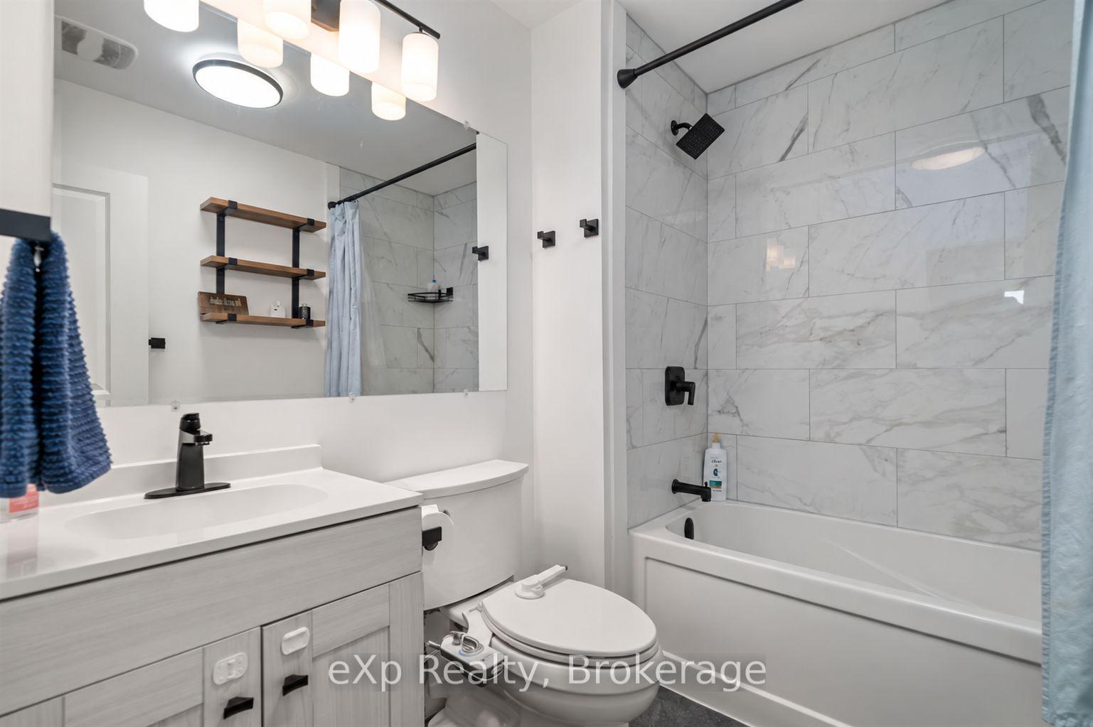 Unit A - 89 College Street E, Belleville 5