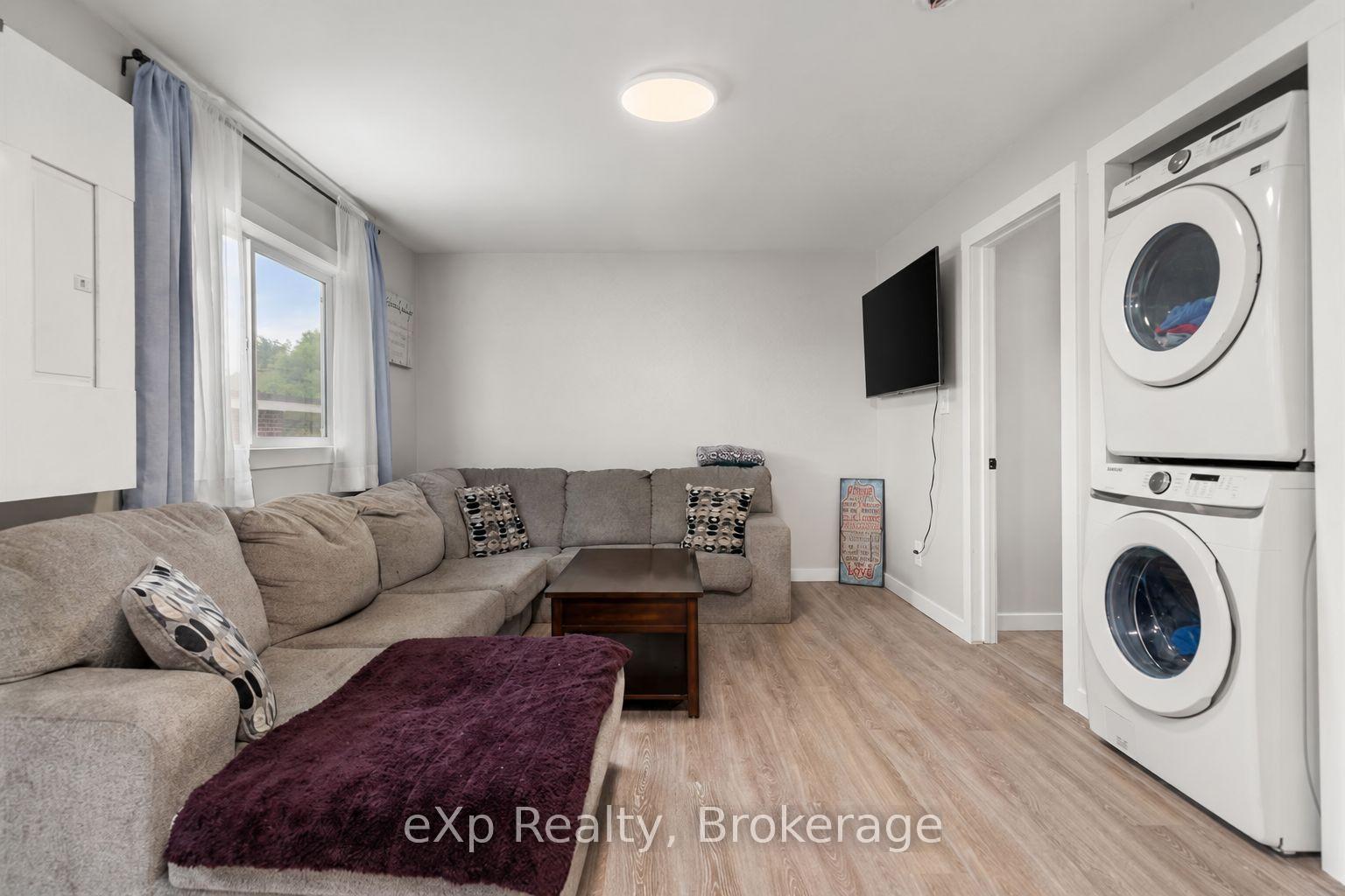 Unit A - 89 College Street E, Belleville 2