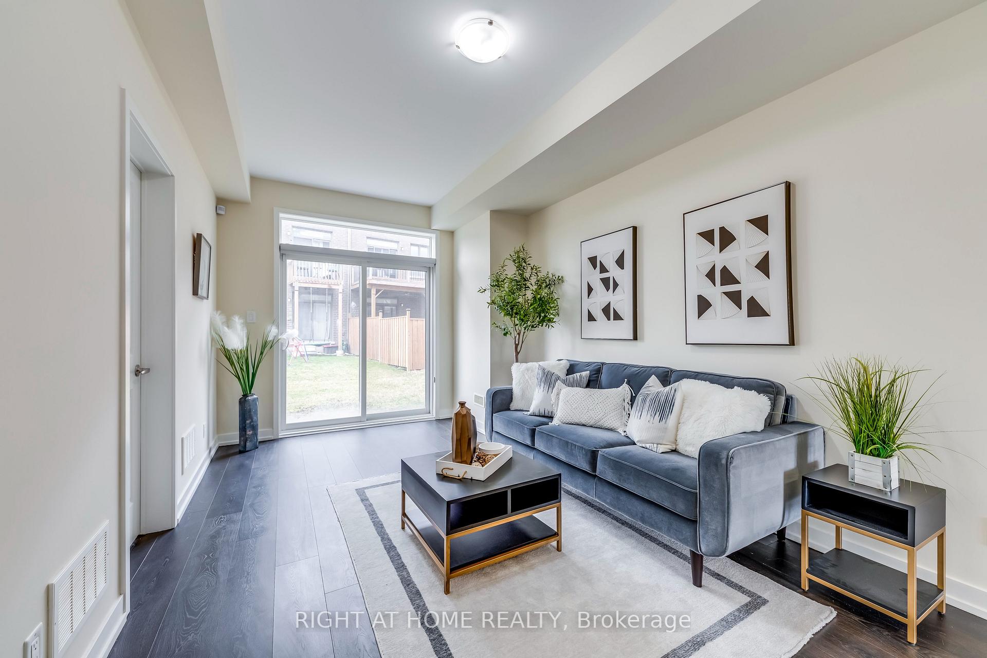272 Squire Crescent, Oakville 4