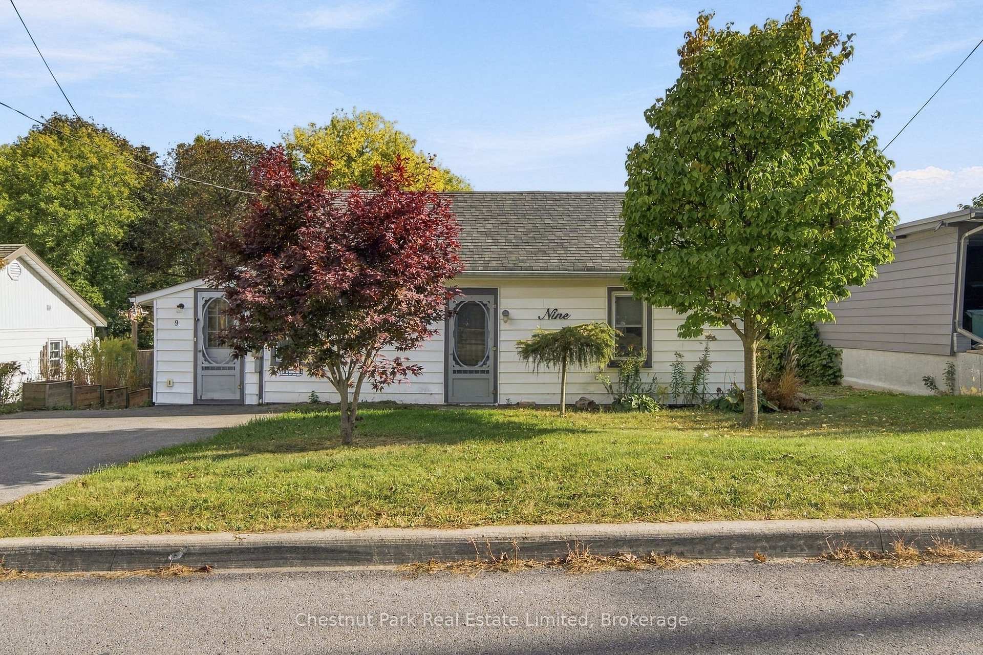 9 Rogers Street, Prince Edward County 2