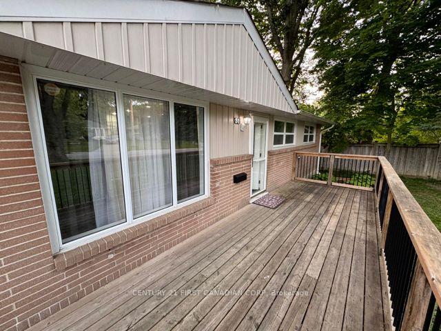 Upper Level - 31 Thorncrest Crescent, London South 2