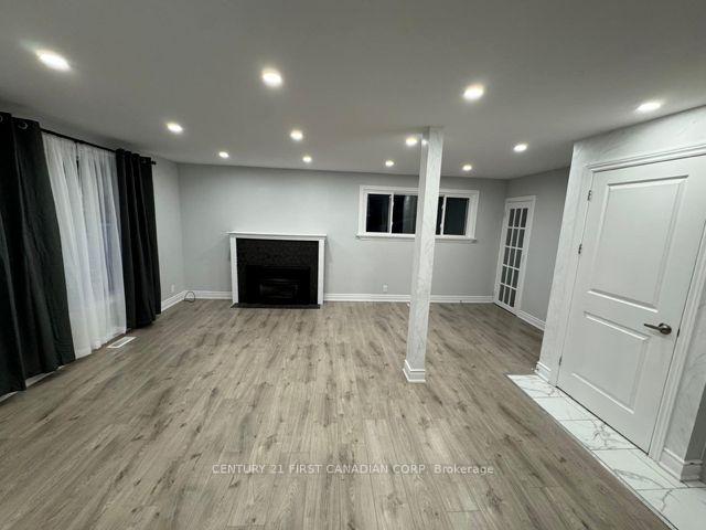 Upper Level - 31 Thorncrest Crescent, London South 3