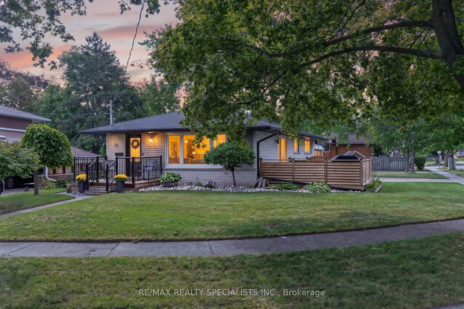 70 Duncairn Avenue Kitchener Ontario Canada Sale residential Vick Walia RE/MAX REALTY SPECIALISTS INC. Brokerage
