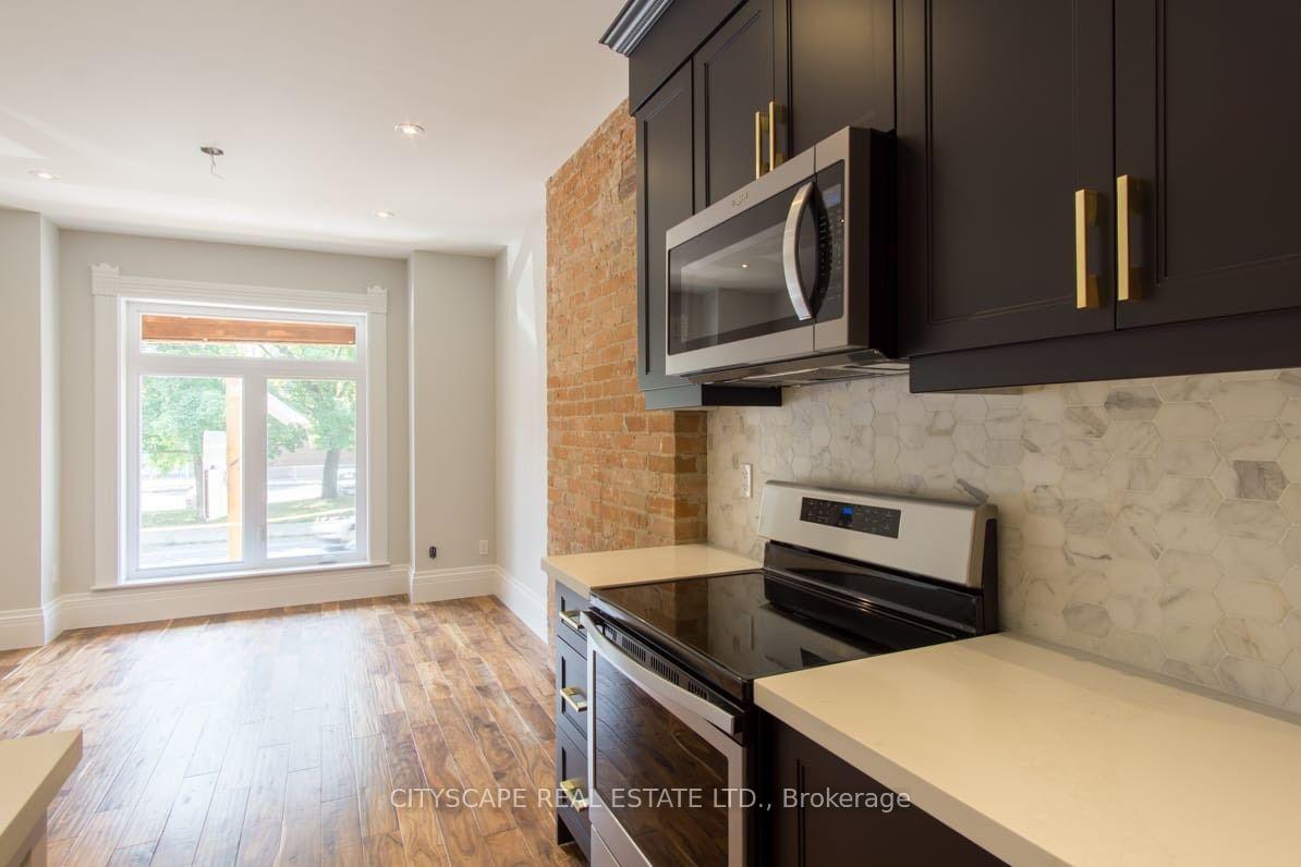 Main - 936 Dundas Street E, Toronto 2