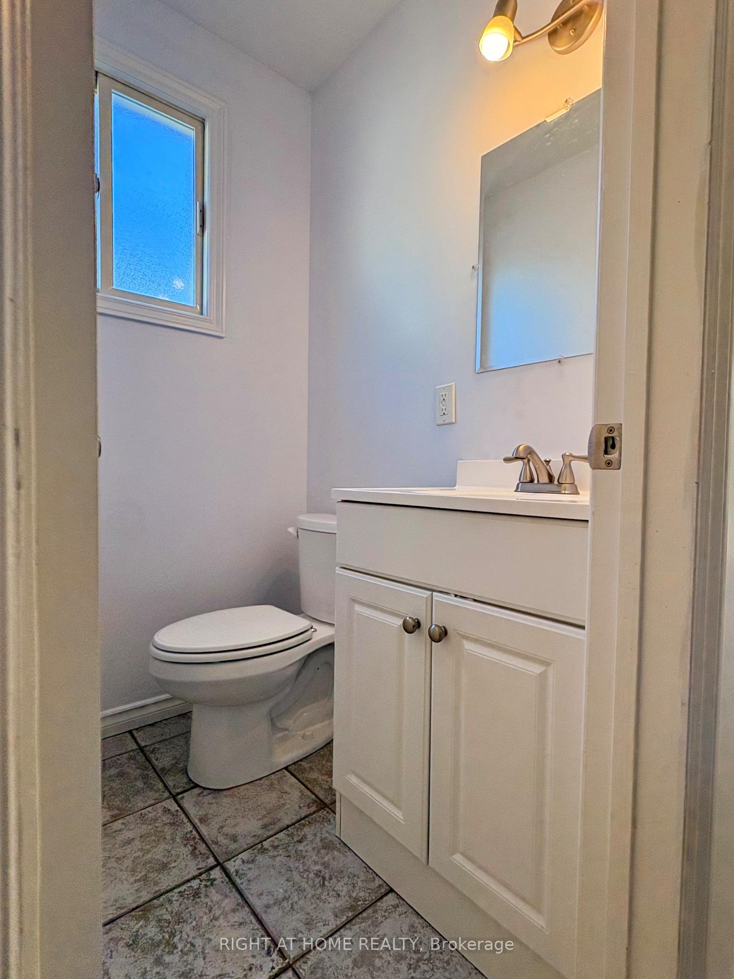 Main Floor - 32 VINTAGE Crescent, St. Catharines 4