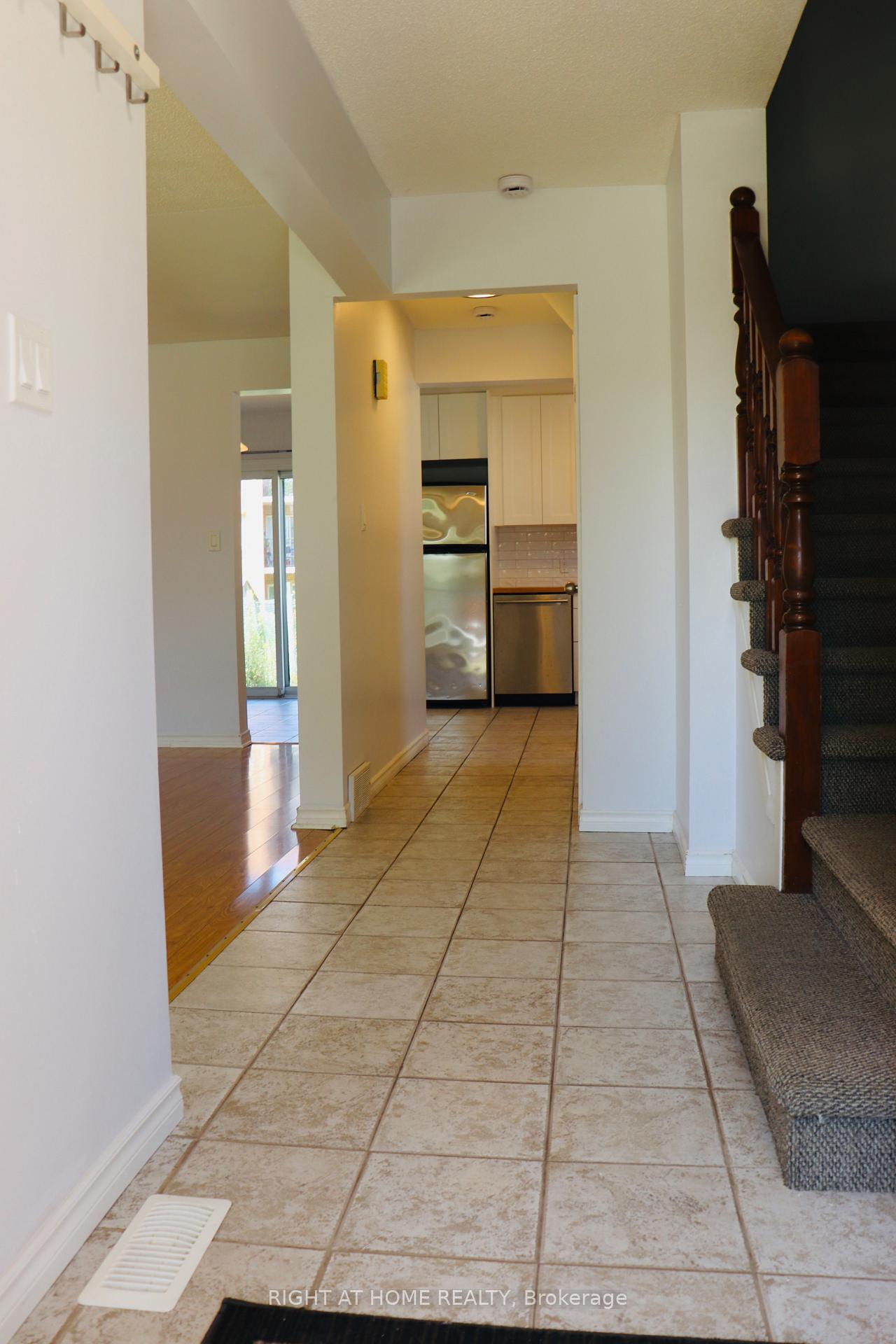 Main Floor - 32 VINTAGE Crescent, St. Catharines 3