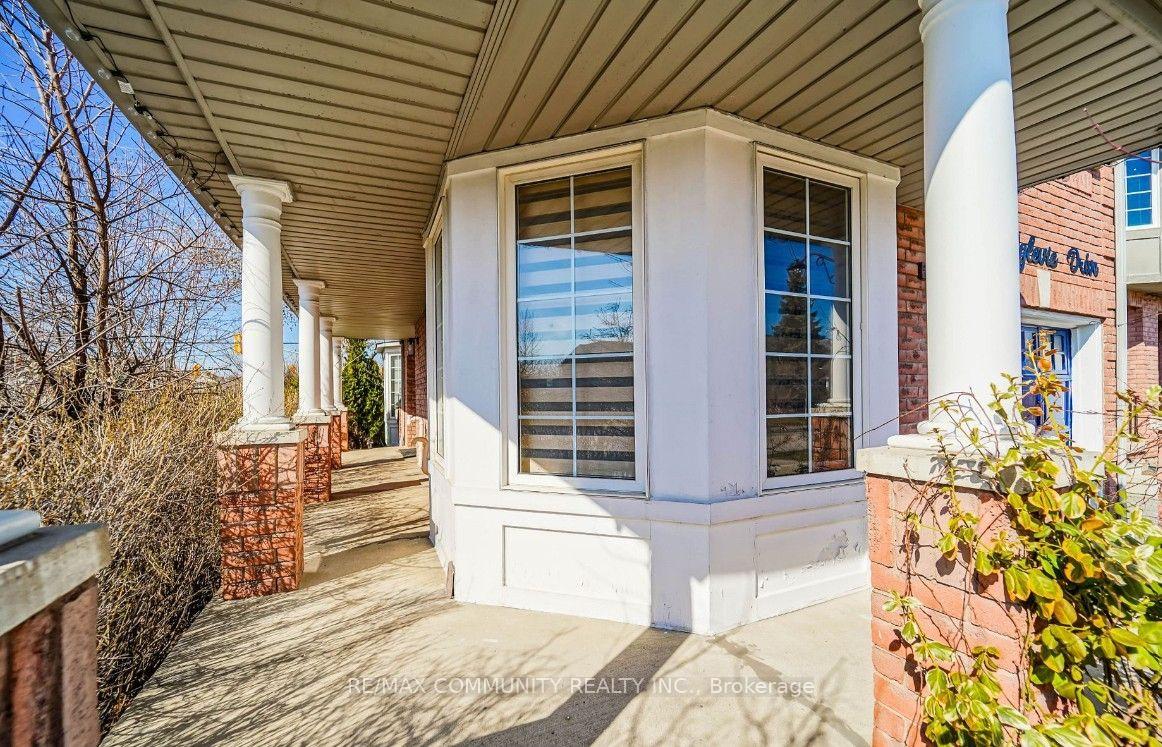 2 Oglevie Drive, Whitby 4
