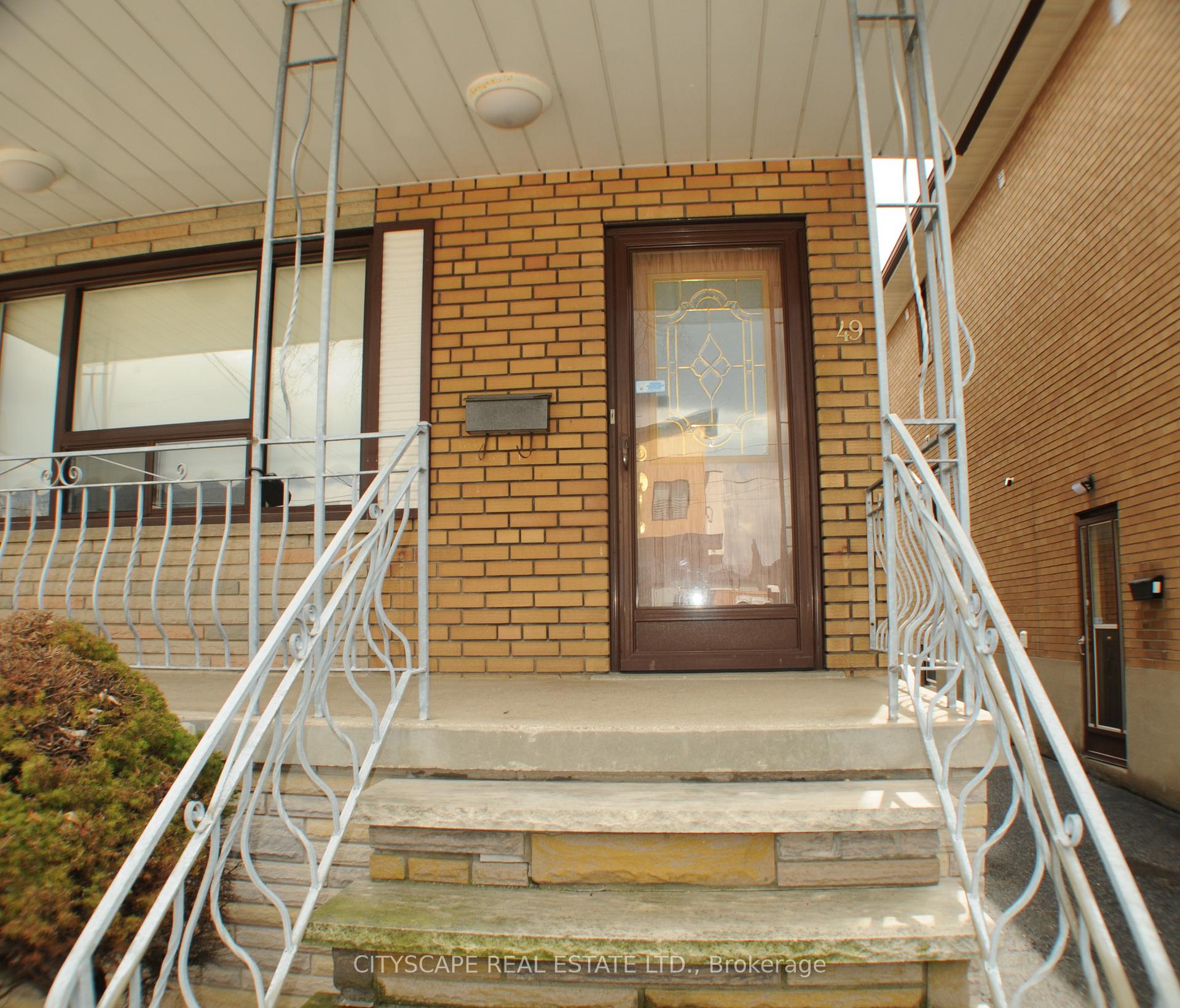 Upper floor - 49 Algoma Street, Toronto 4