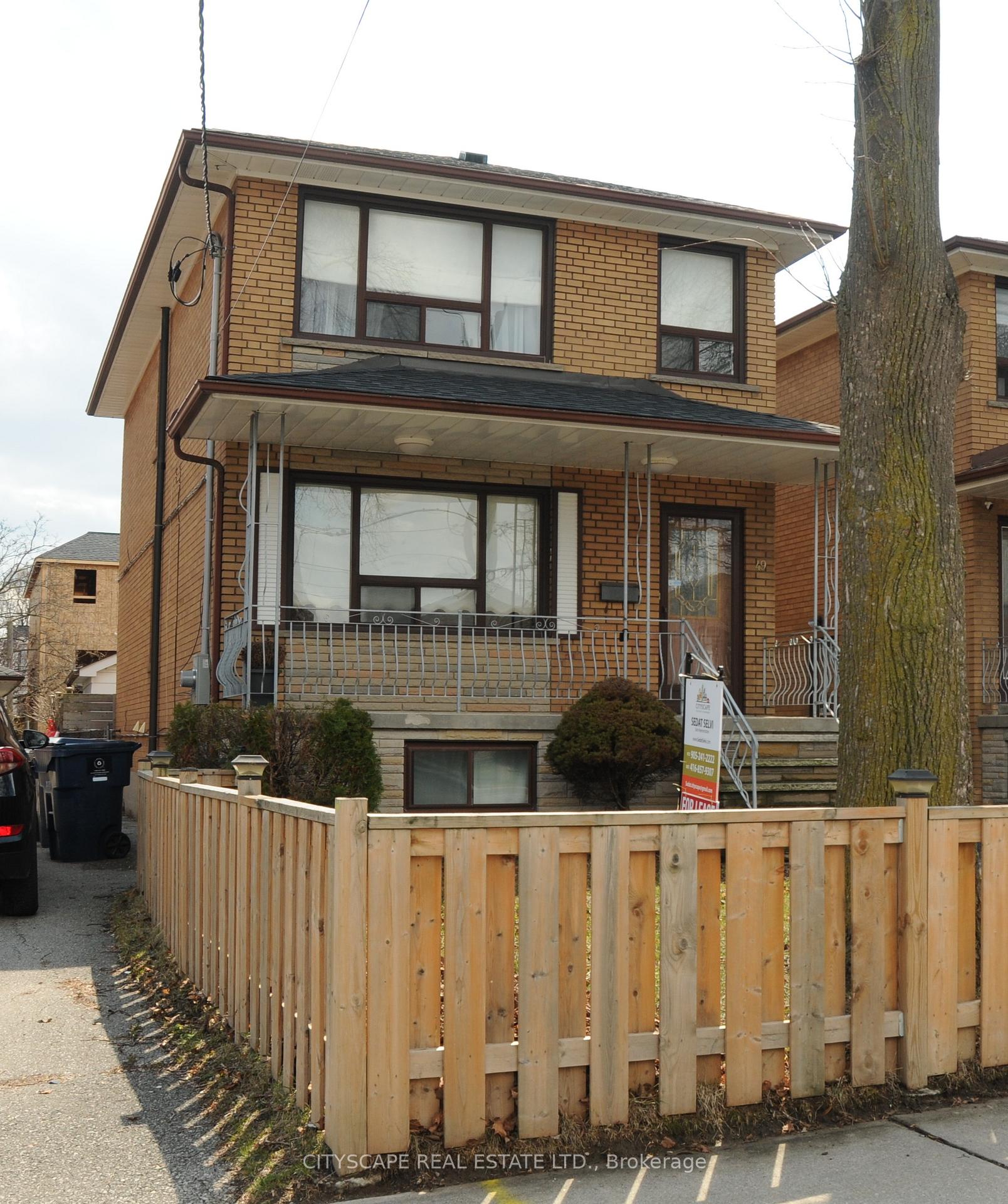 Upper floor - 49 Algoma Street, Toronto 2