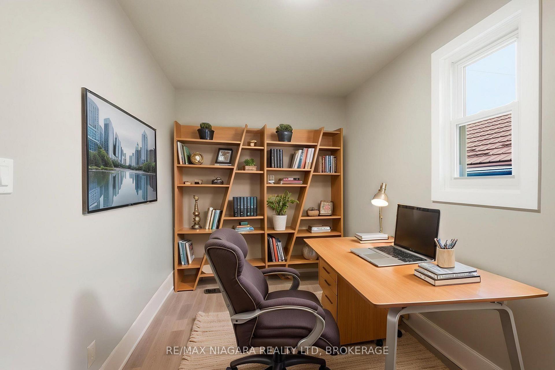 Upper - 422 Brunswick Street, Hamilton 5