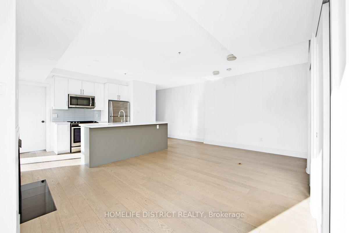 200 - 243 Niagara Street, Toronto 5