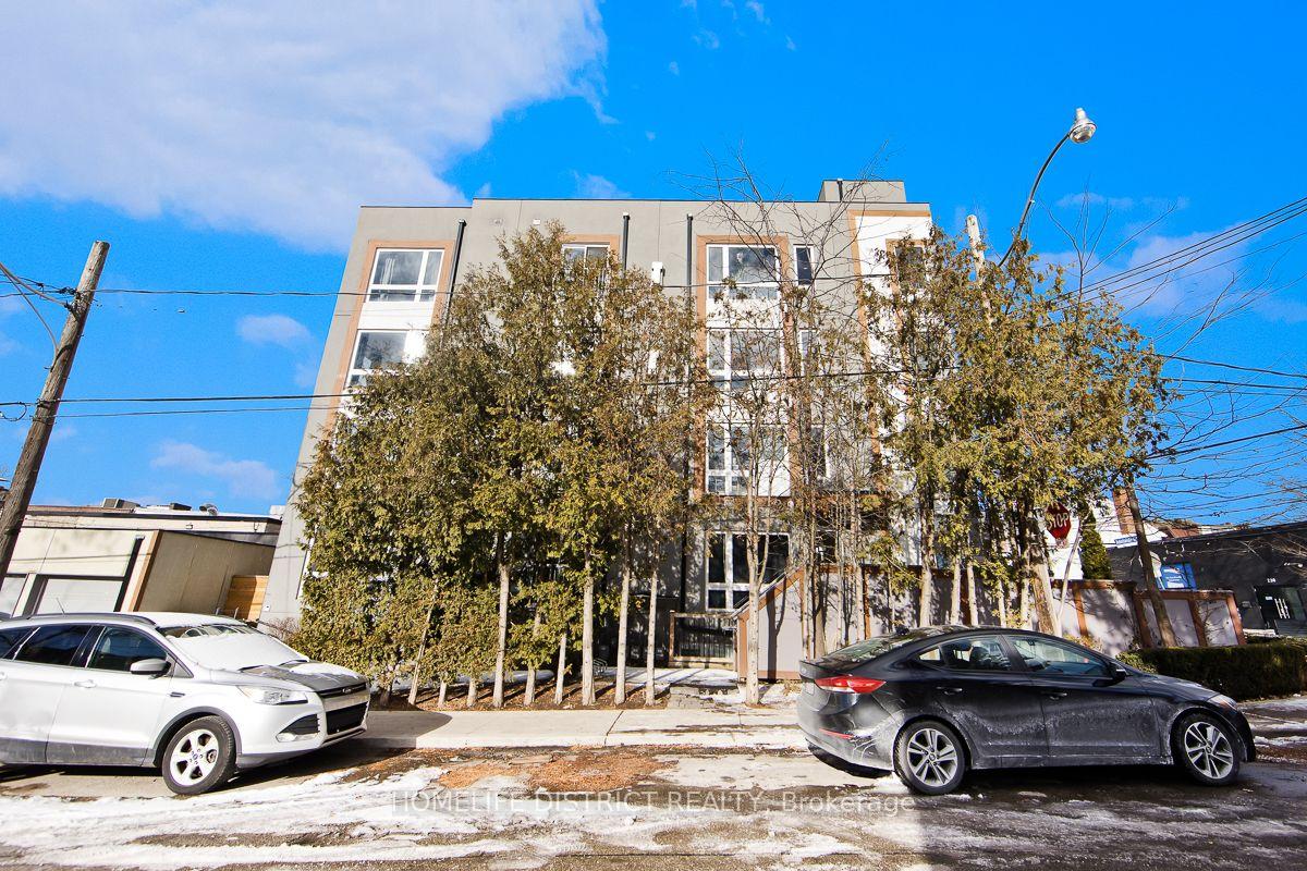 200 - 243 Niagara Street, Toronto