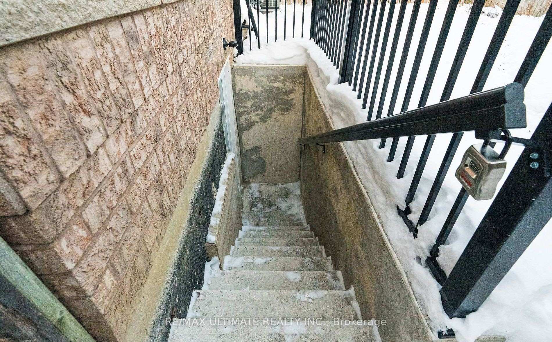 21 Sewells (Basement) Lane, Brampton 4