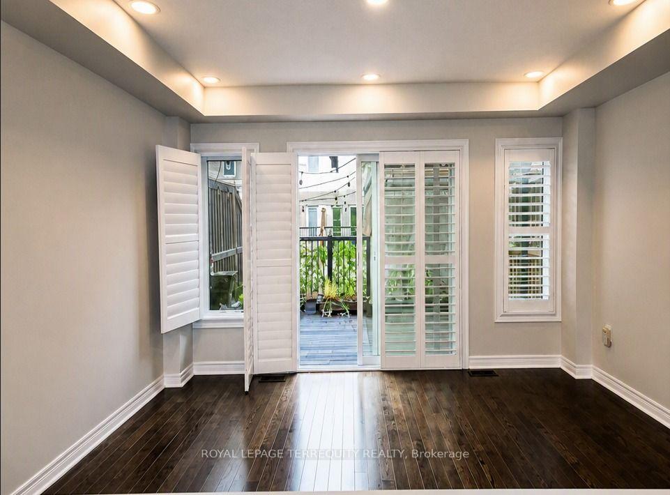 Upper - 19 De Jong Street, Toronto 2