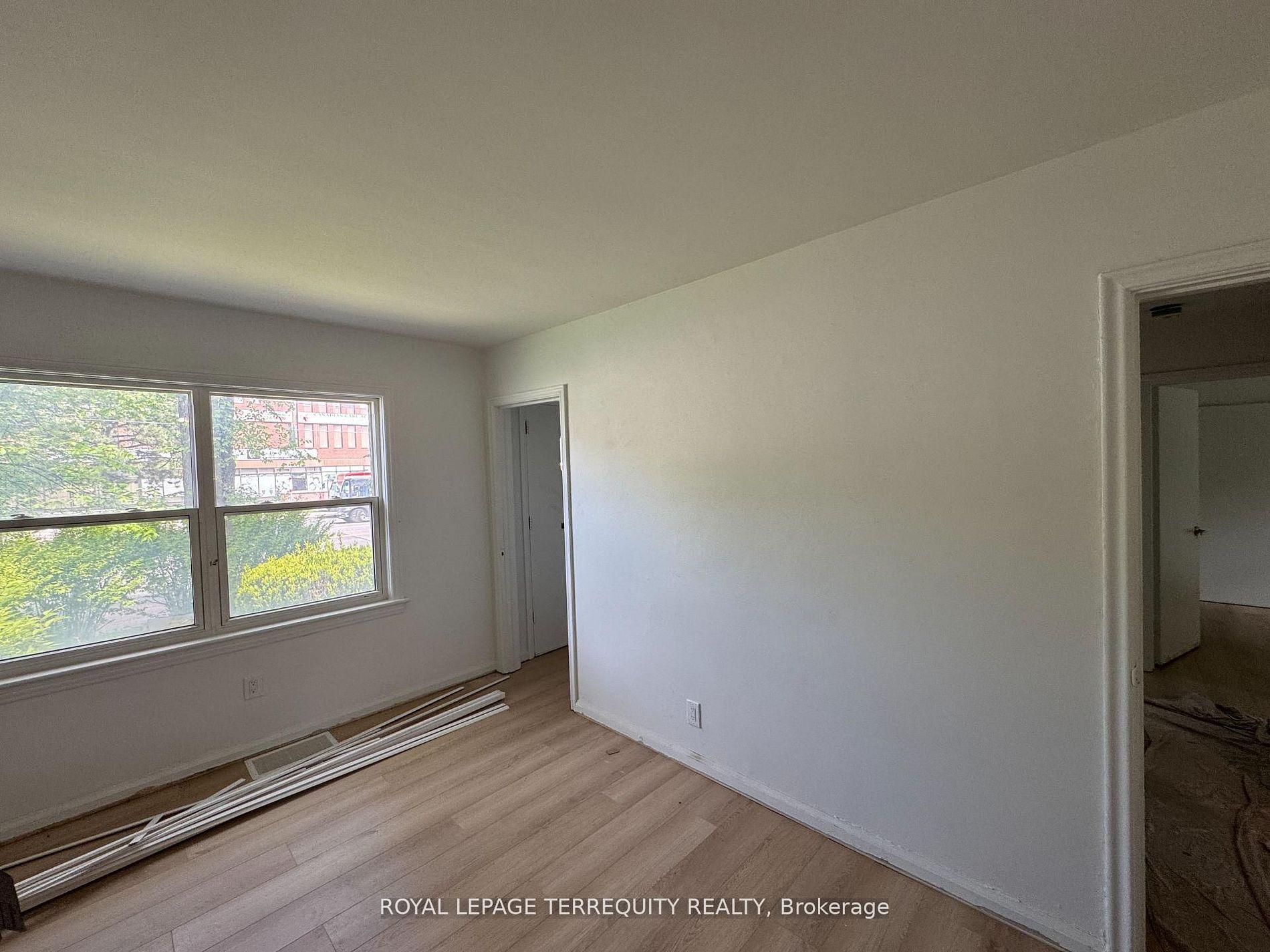 191 Finch Avenue W, Toronto 3