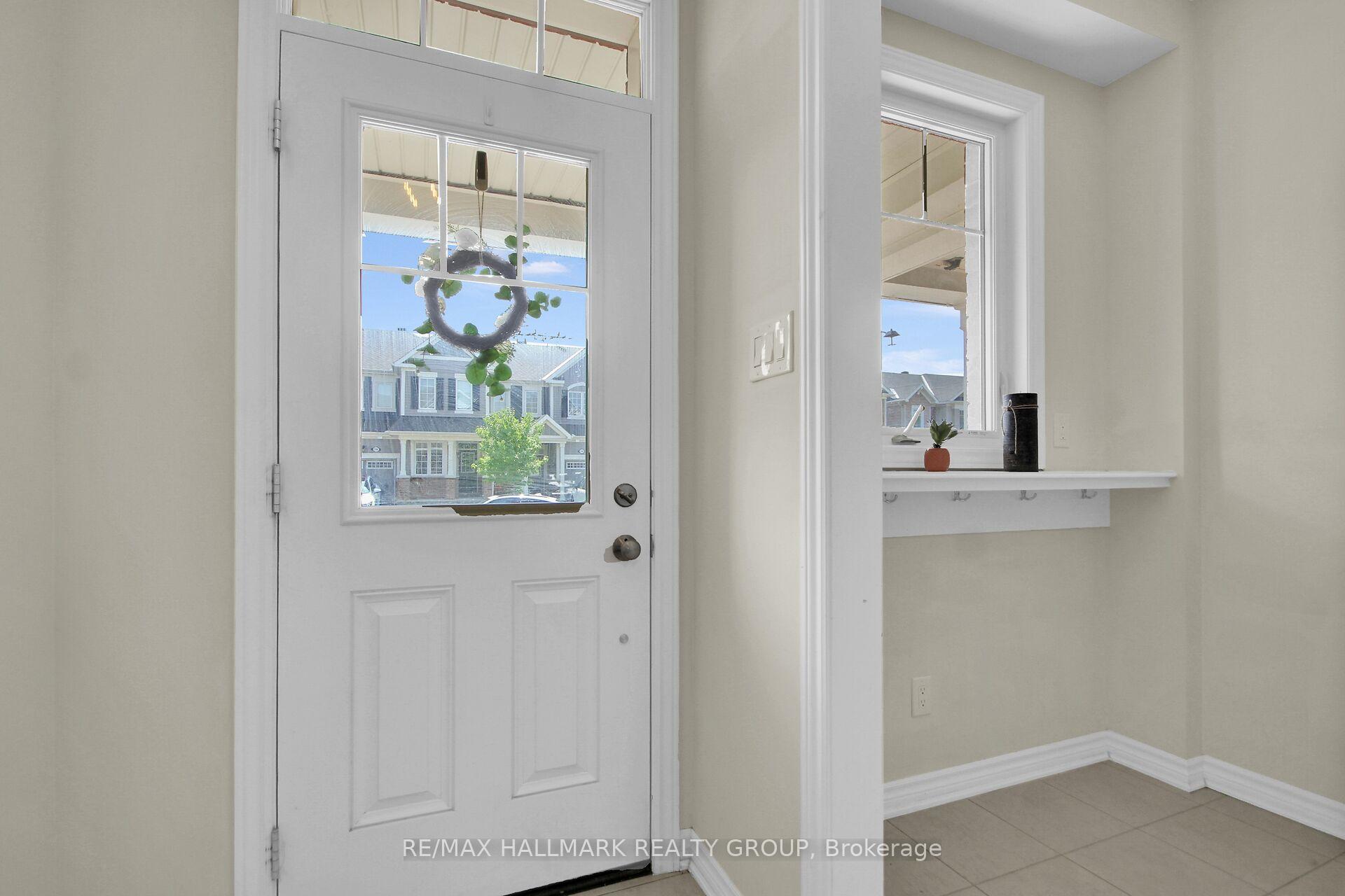 207 Willow Aster Circle, Ottawa 4