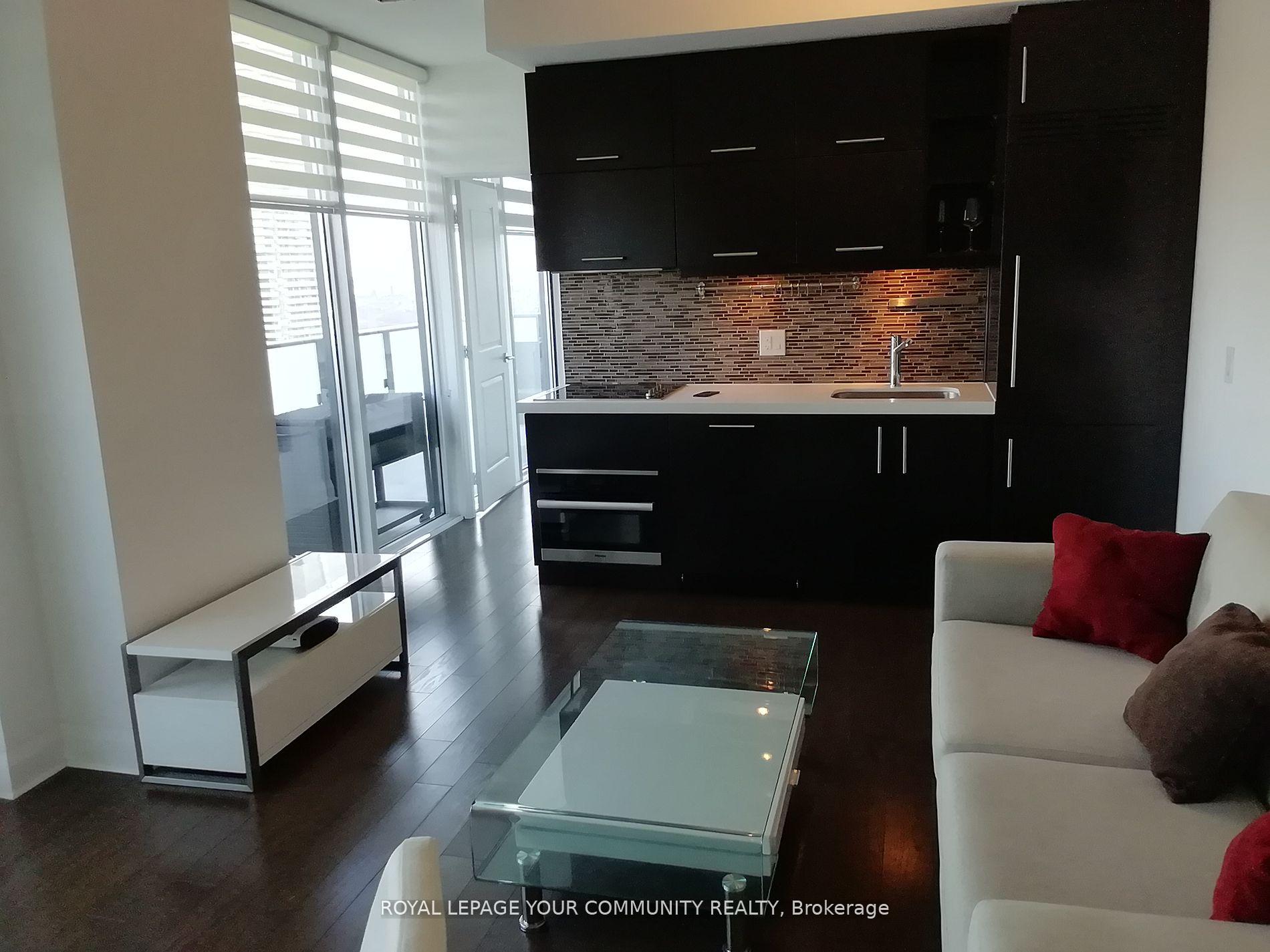 PH 07 - 65 St Mary Street, Toronto 5