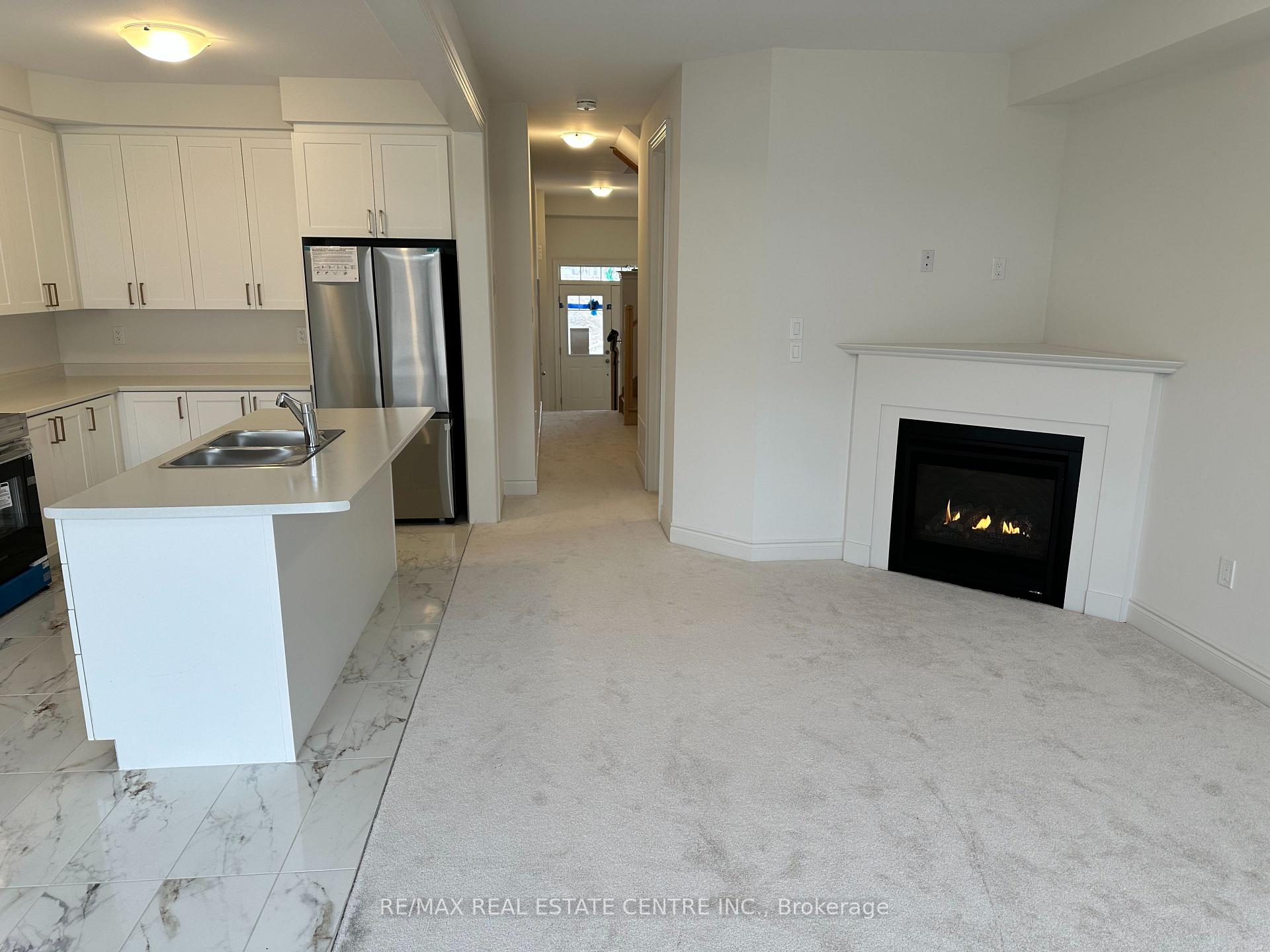 214 Elliot Avenue W, Centre Wellington 4