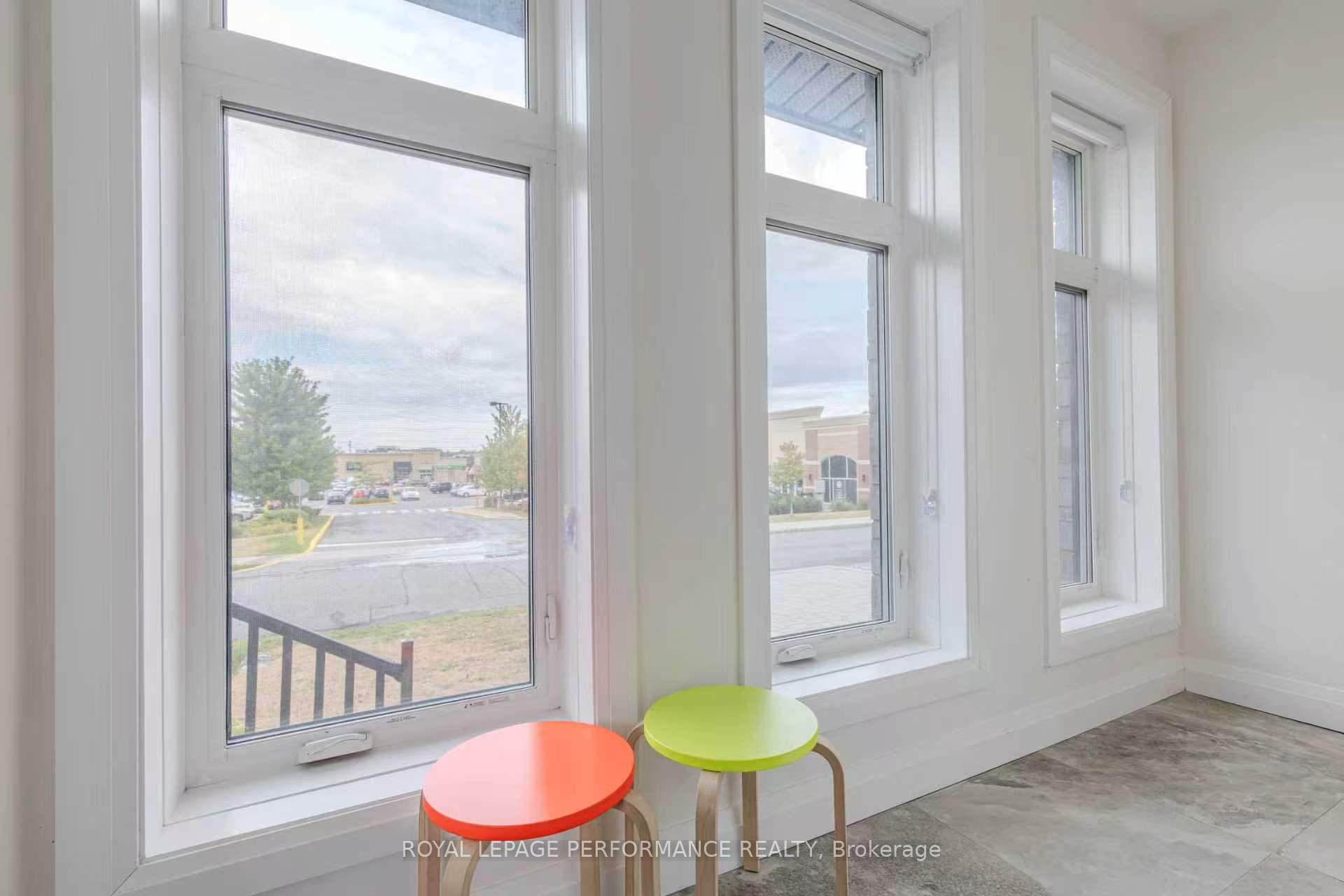Unit B - 819 AARON Avenue, Ottawa 4