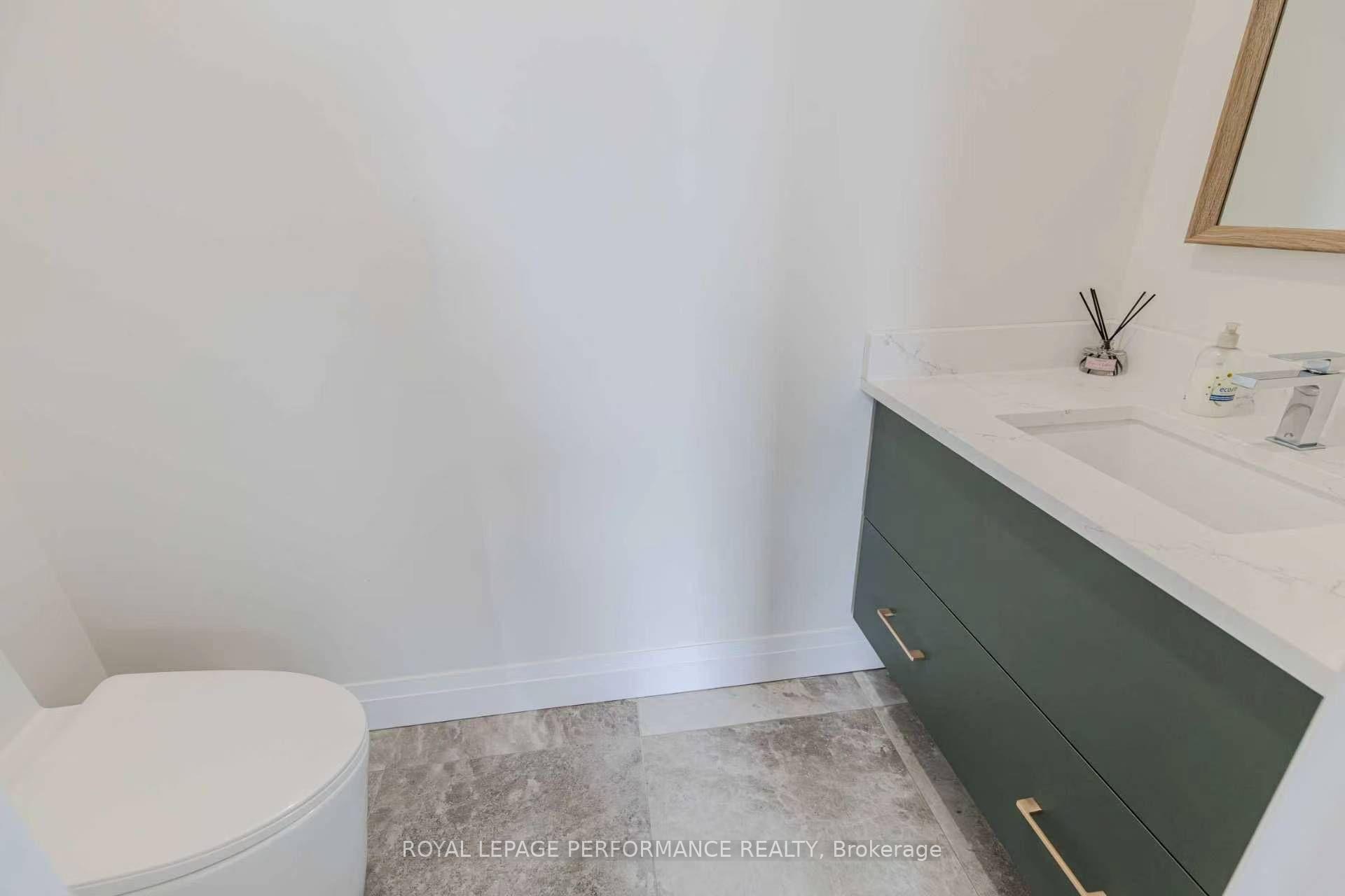 Unit B - 819 AARON Avenue, Ottawa 5