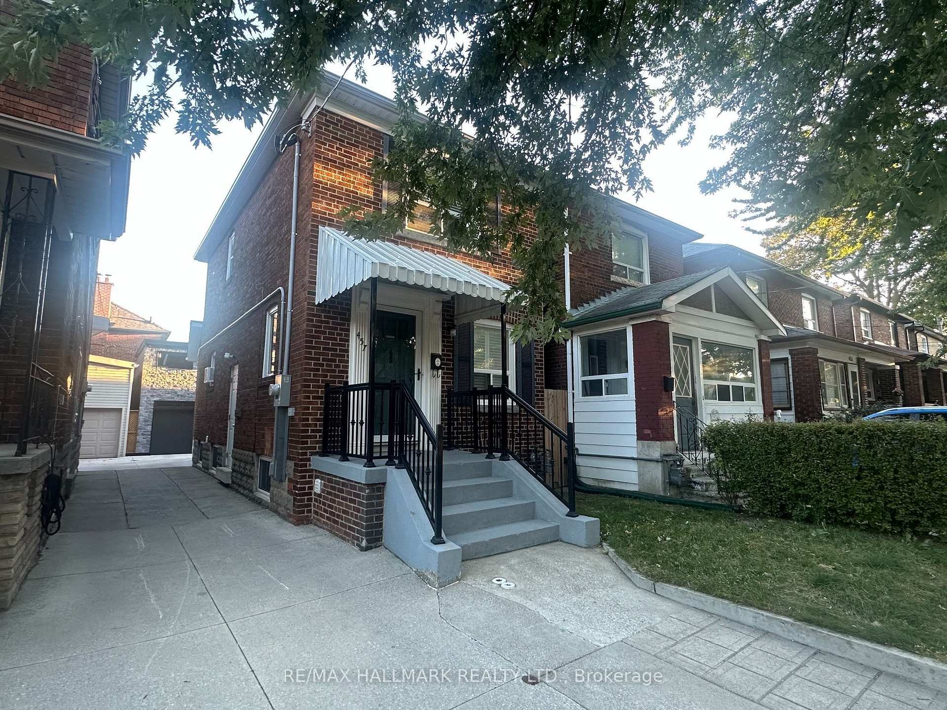 Main & 2nd Floo - 457 Mortimer Avenue, Toronto 2