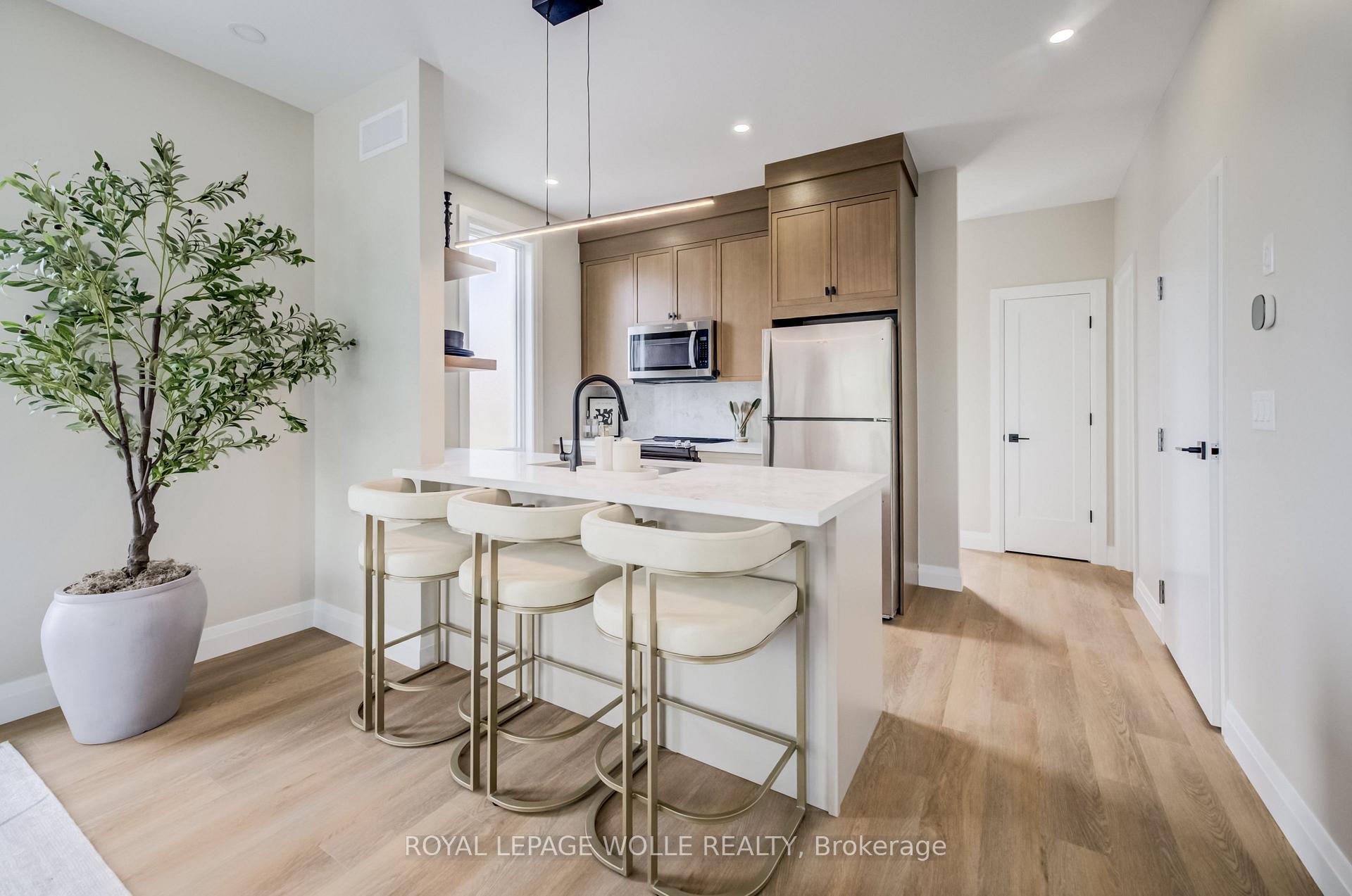 UNIT 15 (THE GR - 210 HERITAGE Drive, Kitchener 4