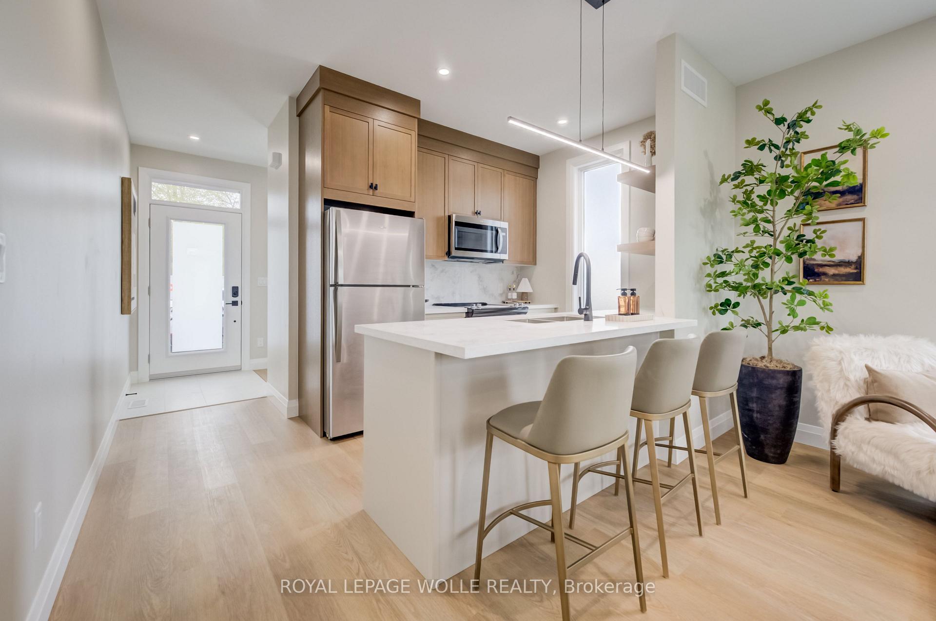 UNIT 12 (THE GL - 210 HERITAGE Drive, Kitchener 5